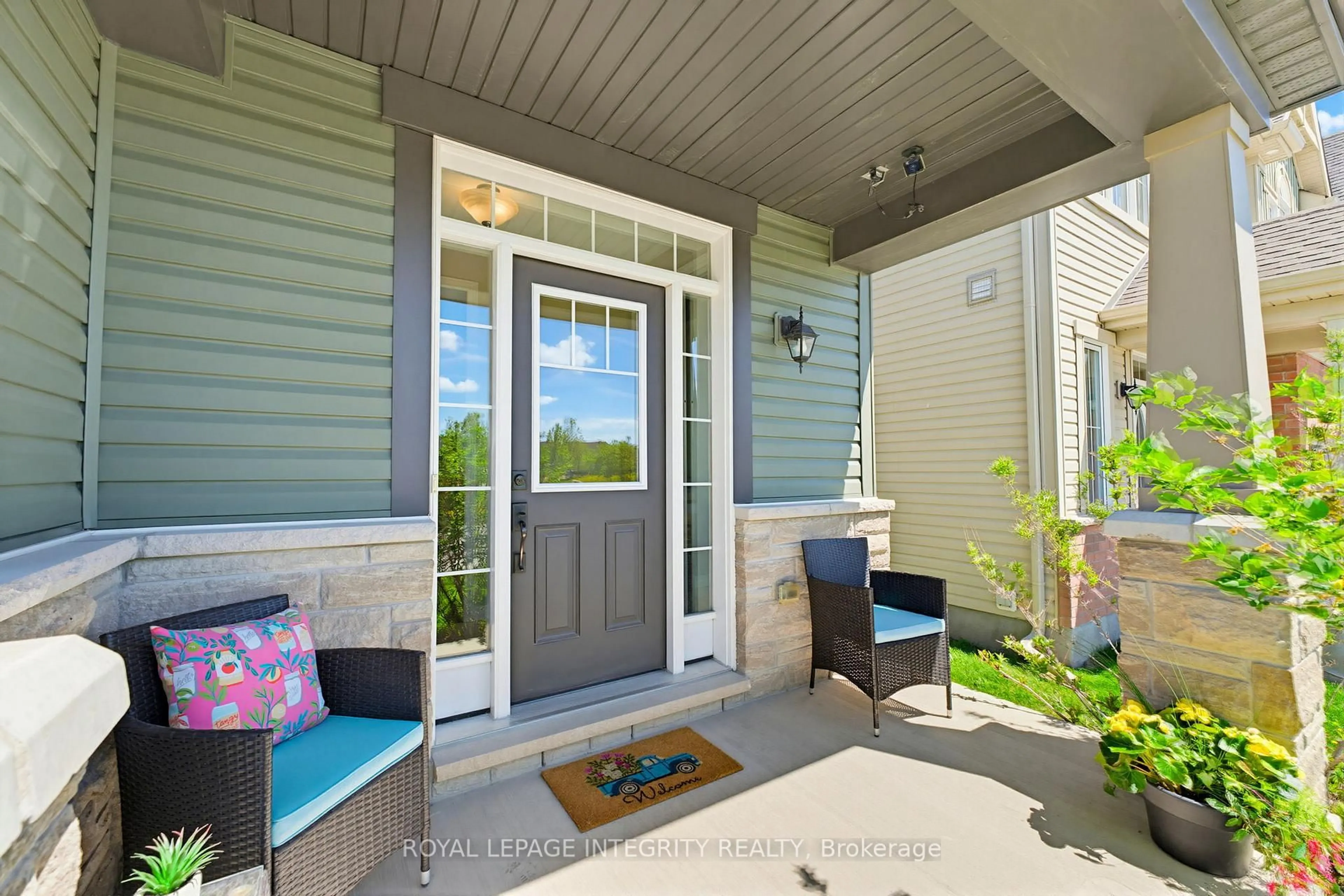 Indoor entryway for 730 Jerome Jodoin Dr, Ottawa Ontario K4A 1E1