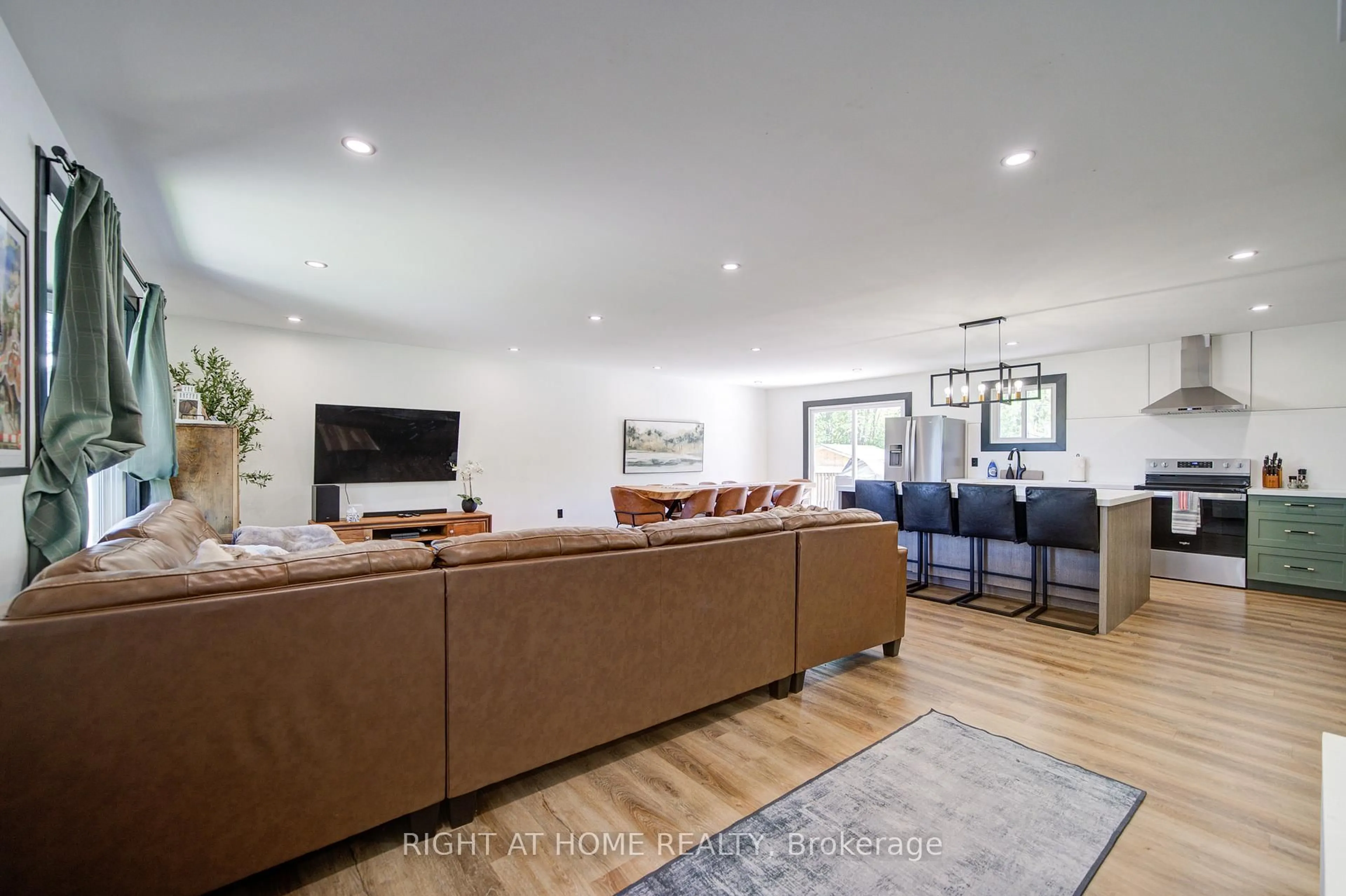 Living room with furniture, unknown for 43 West St, Kawartha Lakes Ontario K0M 1A0