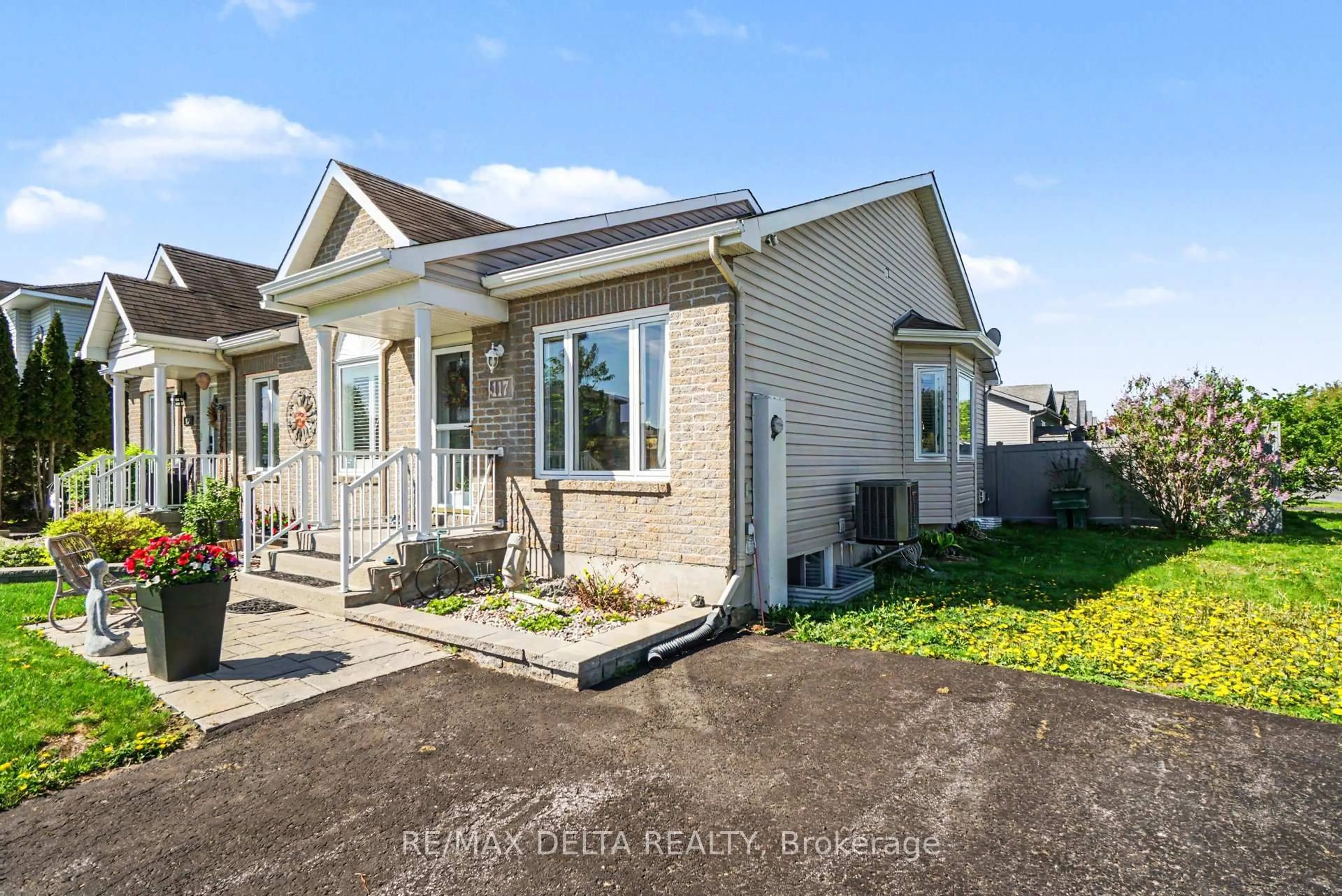 Home with vinyl exterior material, street for 117 Panorama Ave, Alfred and Plantagenet Ontario K0A 3K0