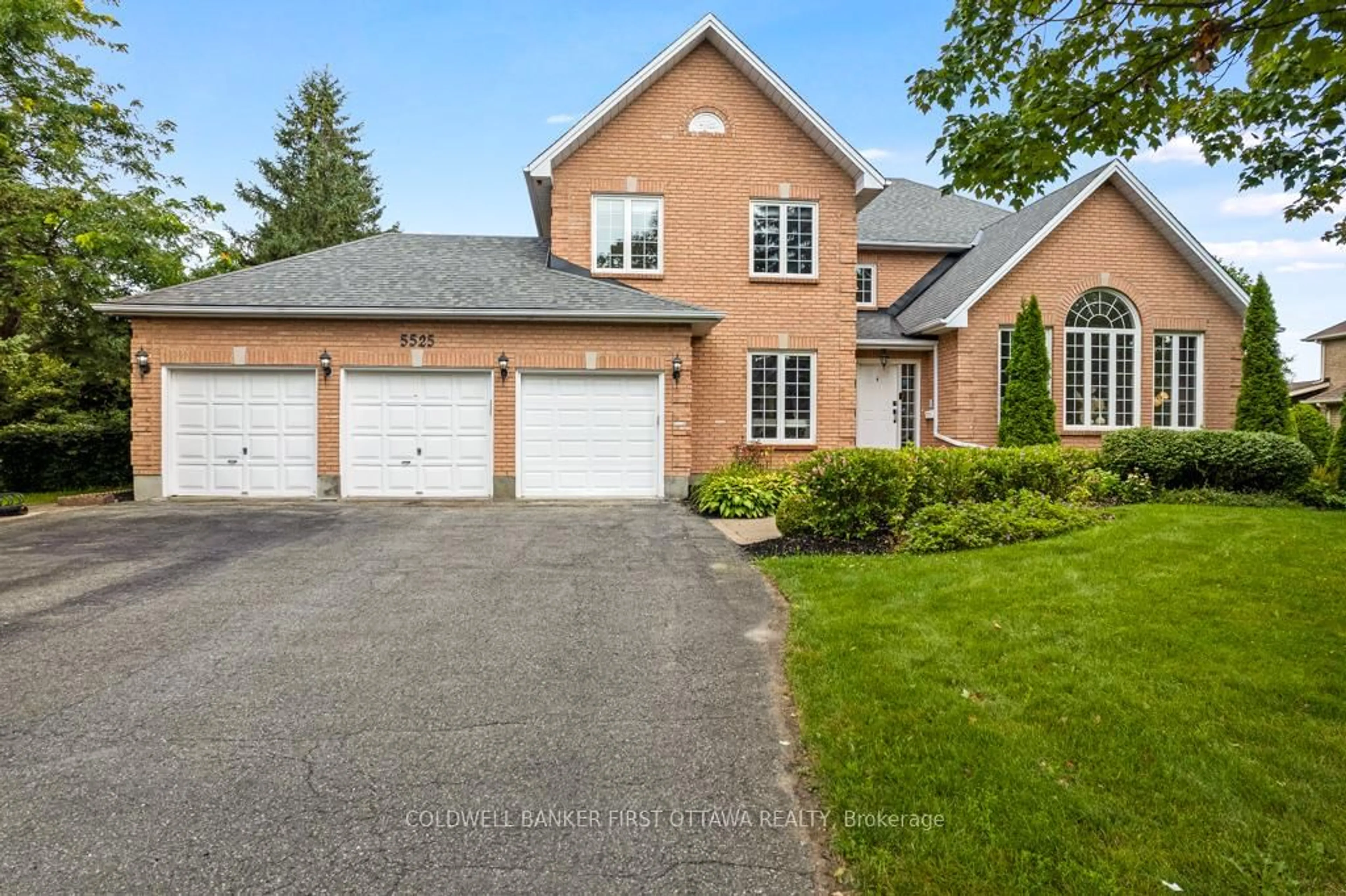 Home with brick exterior material, street for 5525 PETTAPIECE Cres, Manotick Ontario K4M 1C6