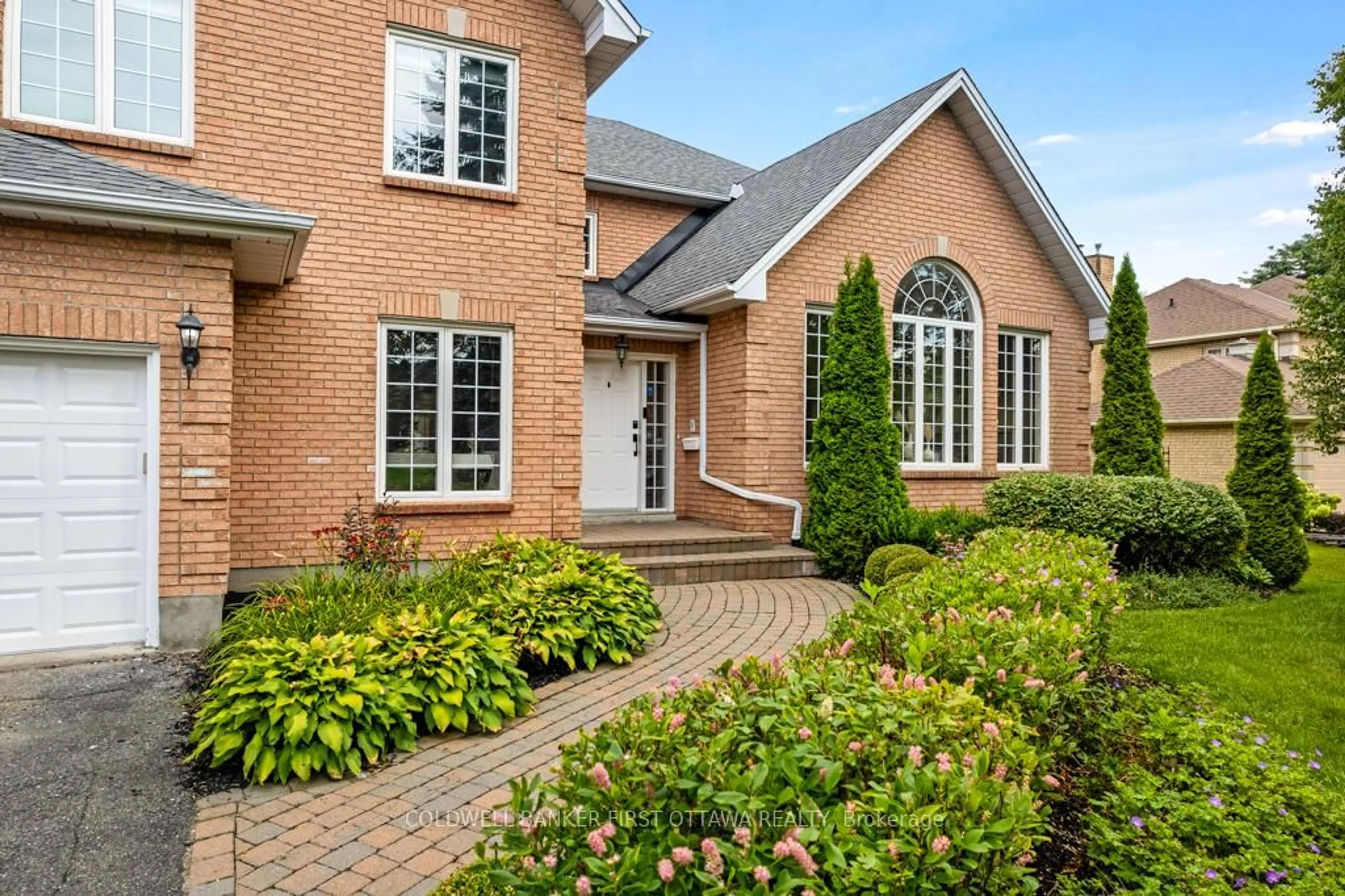 Home with brick exterior material, street for 5525 PETTAPIECE Cres, Manotick Ontario K4M 1C6