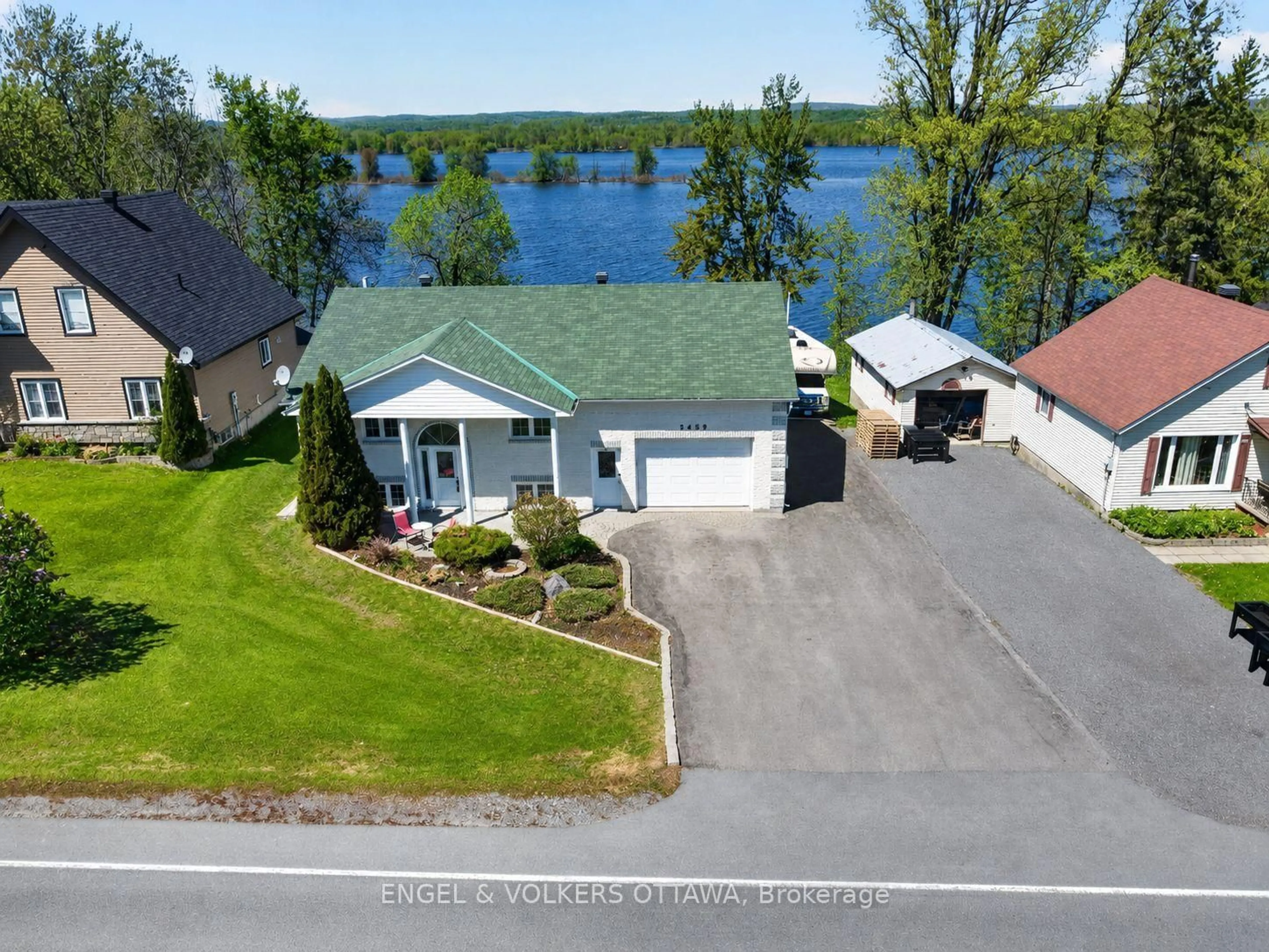 A pic from outside/outdoor area/front of a property/back of a property/a pic from drone, water/lake/river/ocean view for 3459 Principale St, Alfred and Plantagenet Ontario K0A 3K0
