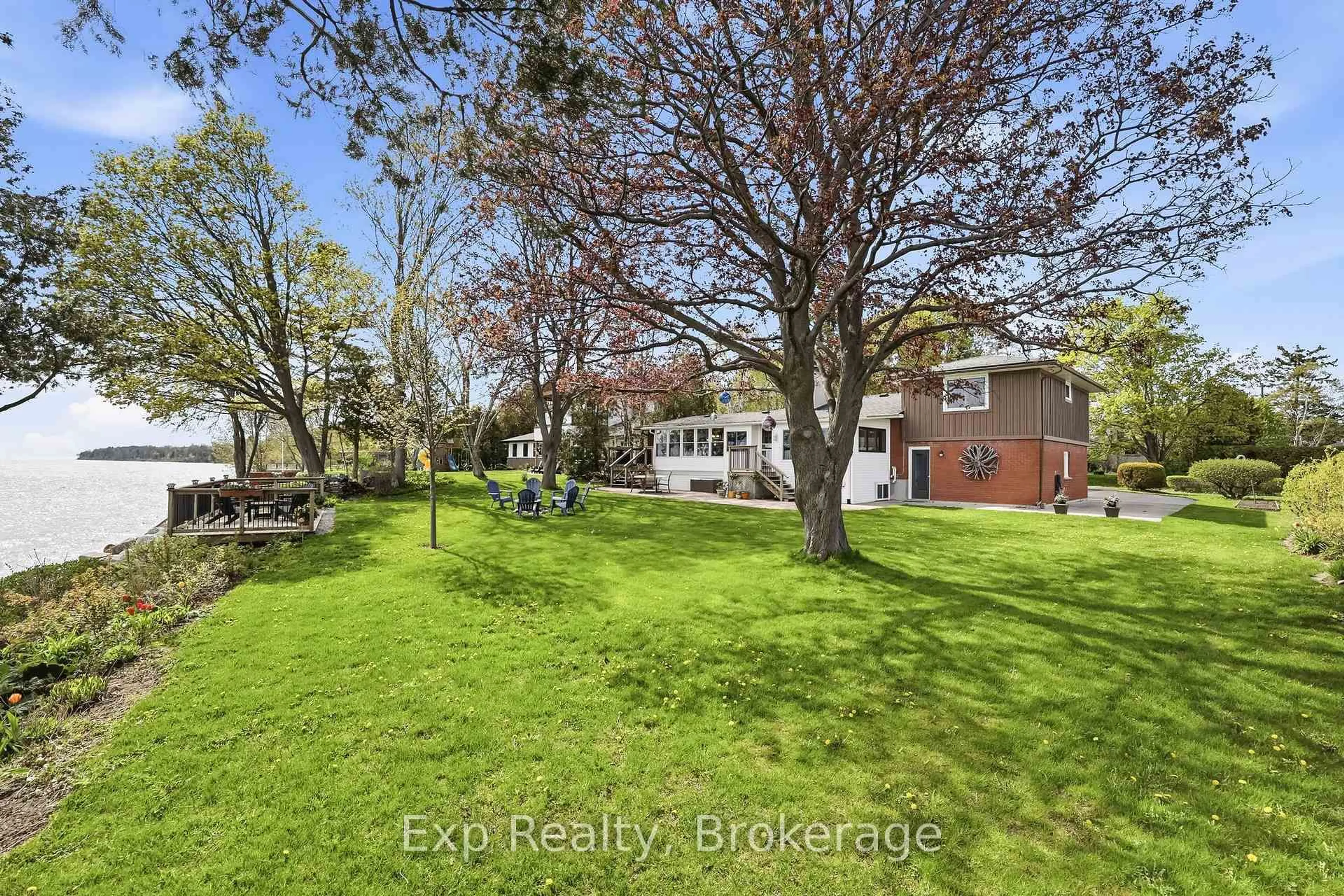 A pic from outside/outdoor area/front of a property/back of a property/a pic from drone, unknown for 10 Cedar Lea St, Cobourg Ontario K9A 2C6