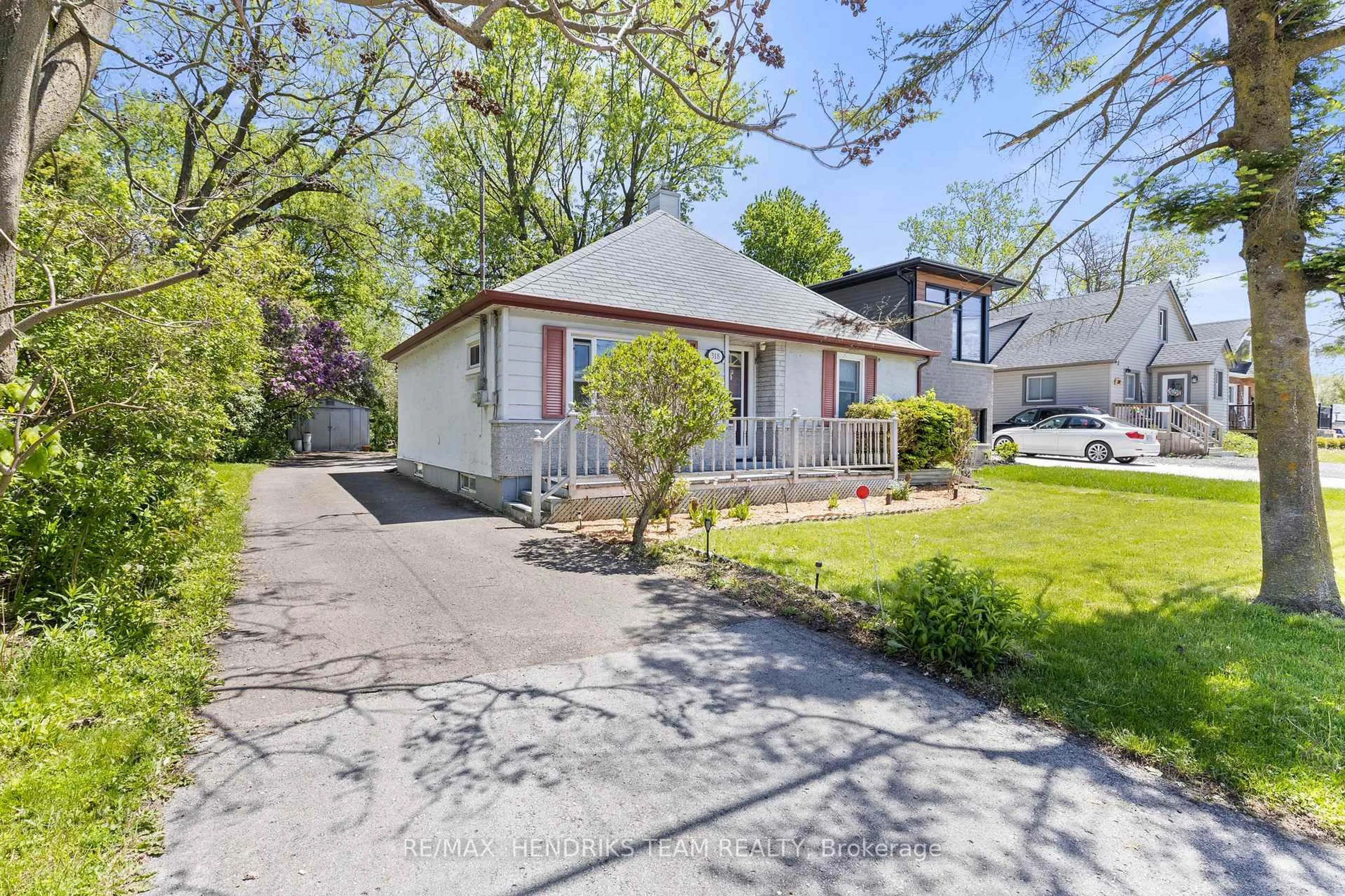 Unknown for 318 Aqueduct St, Welland Ontario L3C 1E1