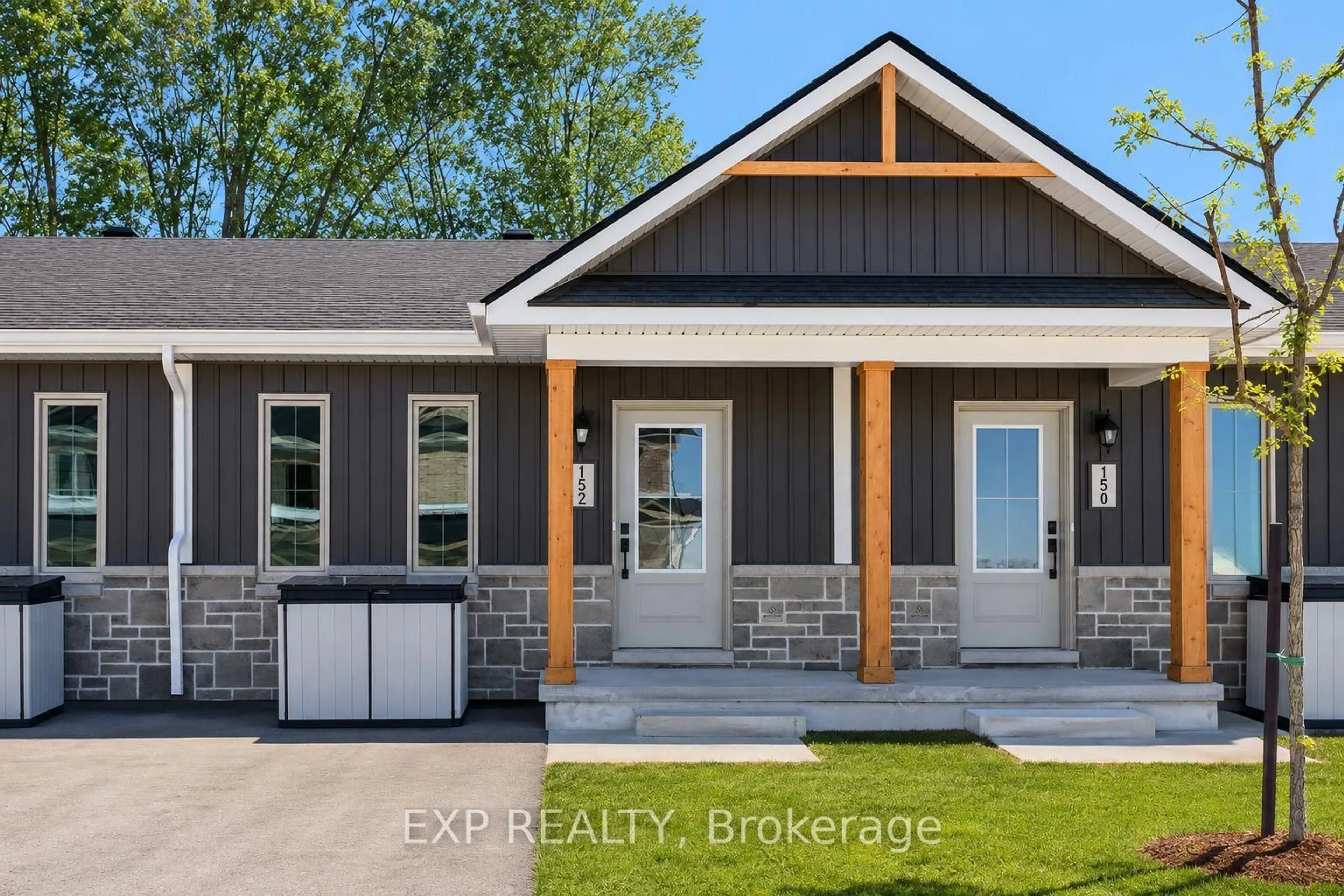 Home with vinyl exterior material, street for 142 Doctor Agnes Craine Dr, Smiths Falls Ontario K7A 0A5