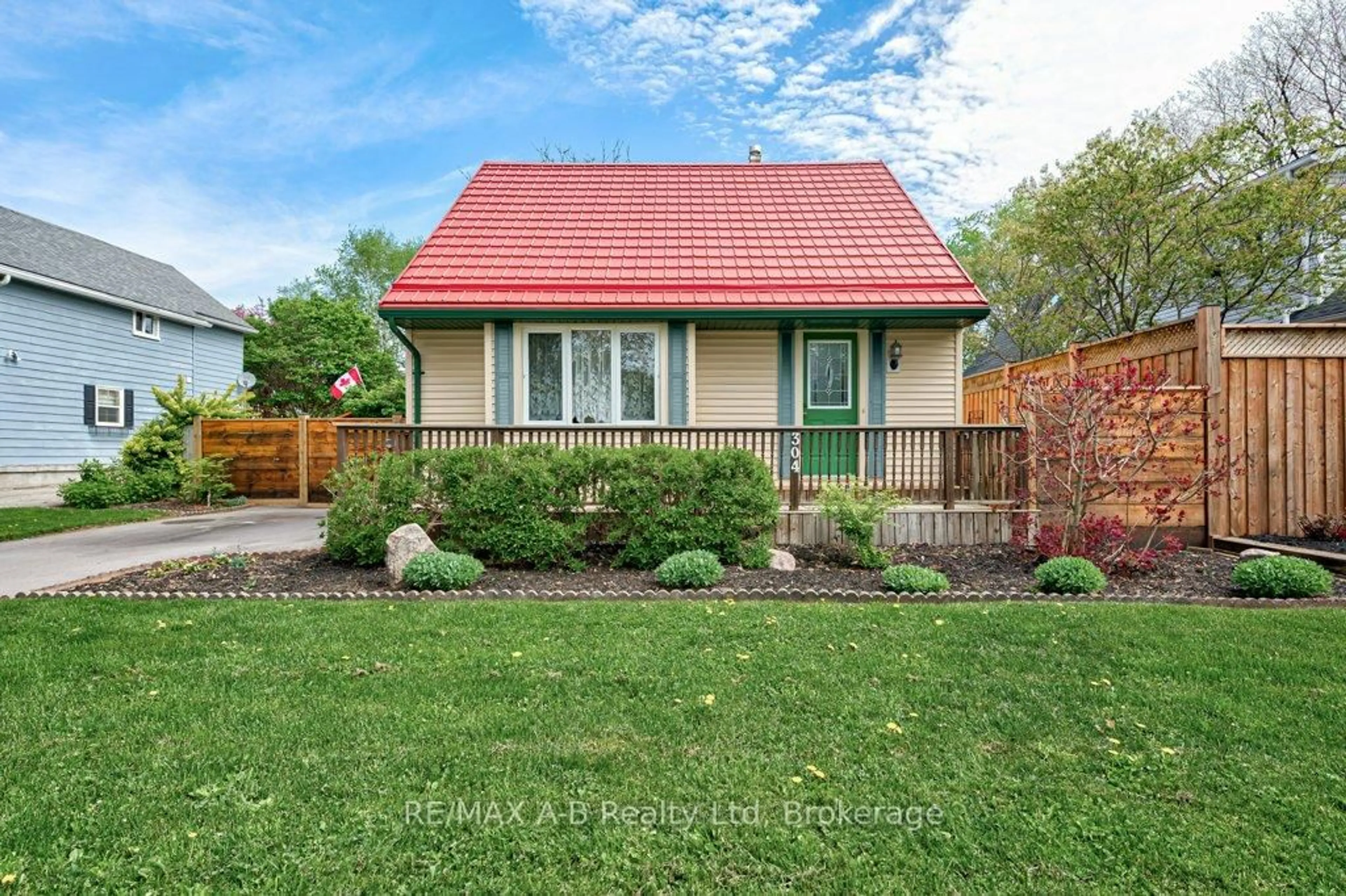 Unknown for 304 Douglas St, Stratford Ontario N5A 5R3