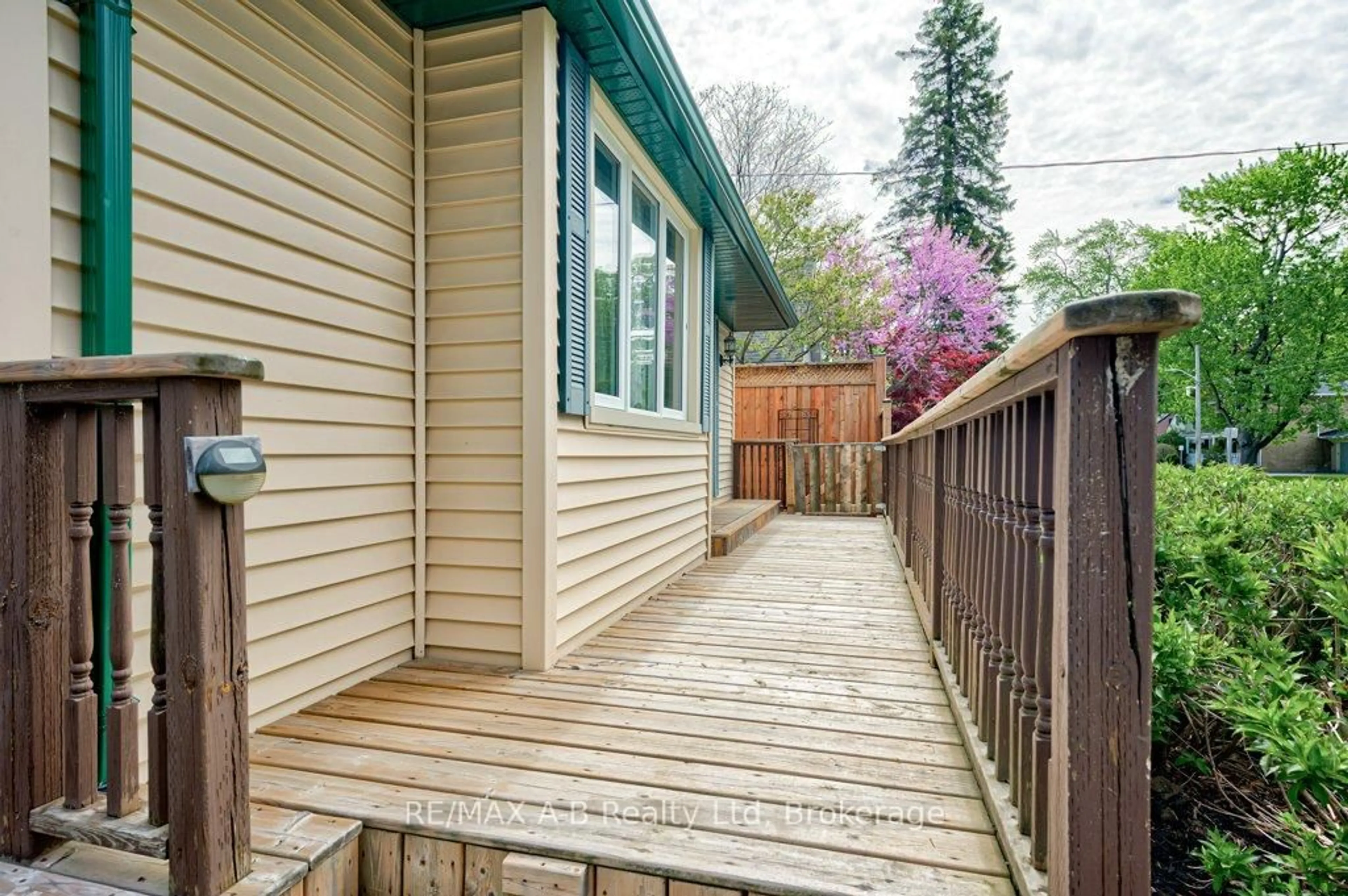 Patio, street for 304 Douglas St, Stratford Ontario N5A 5R3