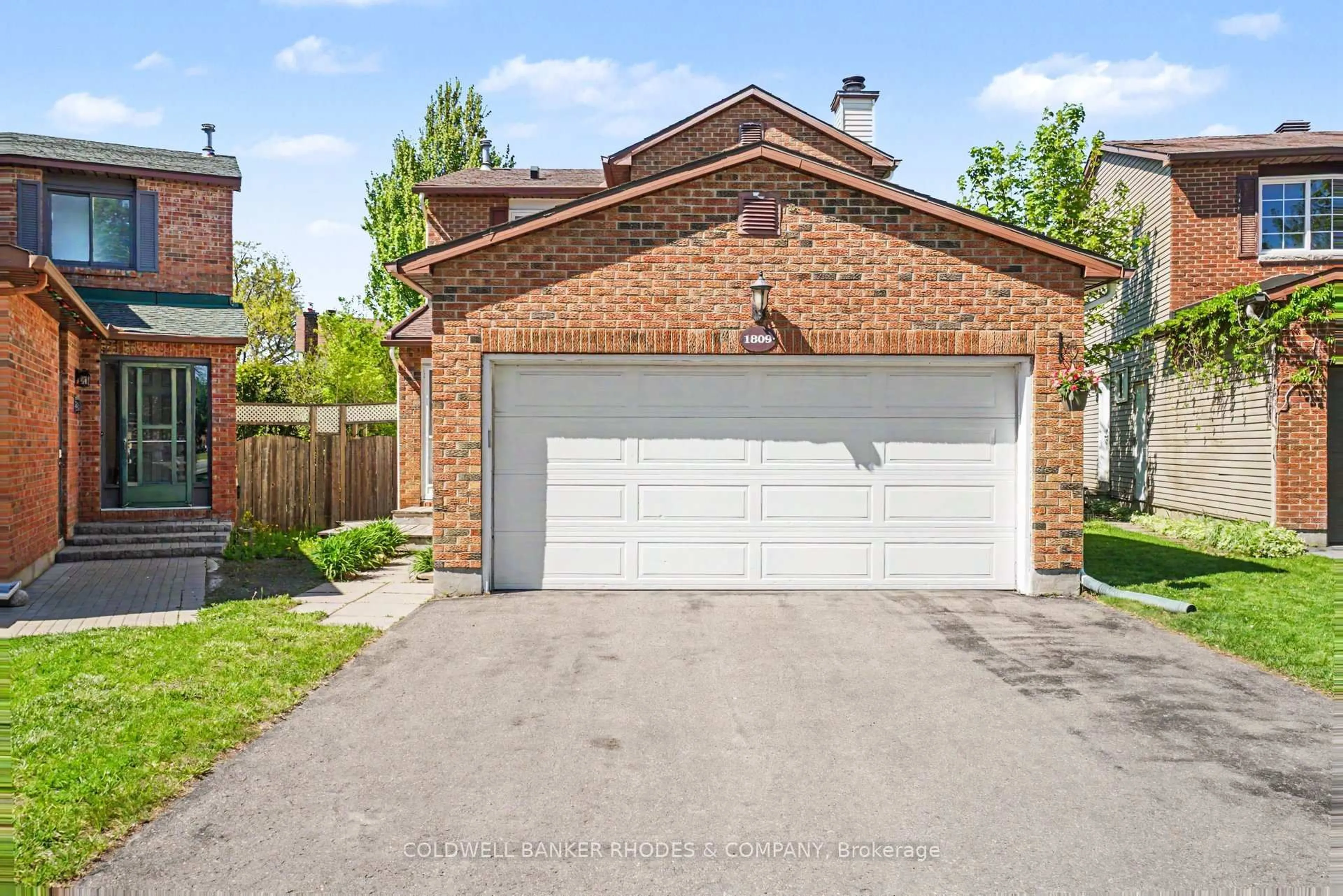 Home with brick exterior material, street for 1809 Brousseau Cres, Ottawa Ontario K1C 2Y5