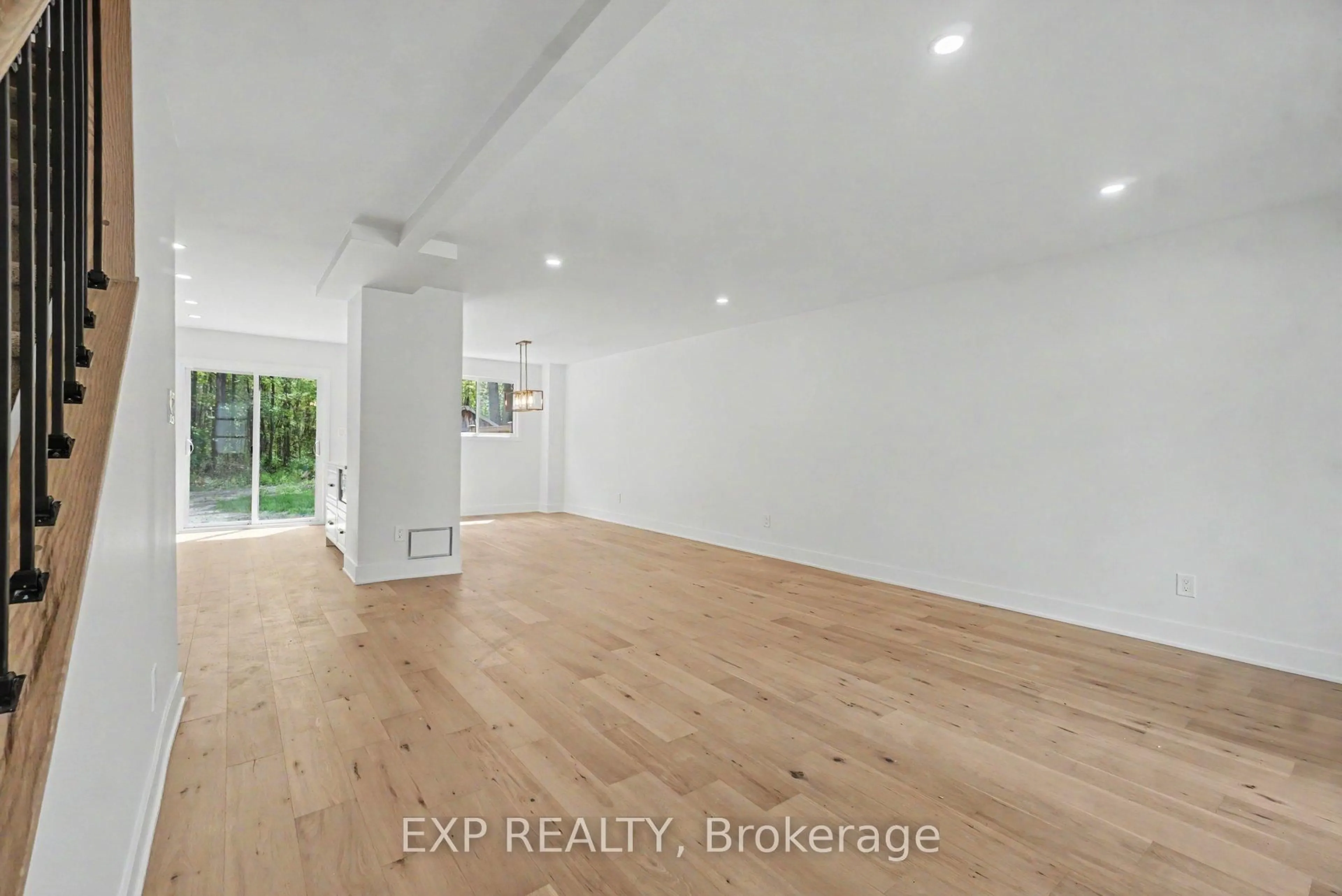 A pic of a room for 56 Glen Park Dr, Ottawa Ontario K1B 3Z2
