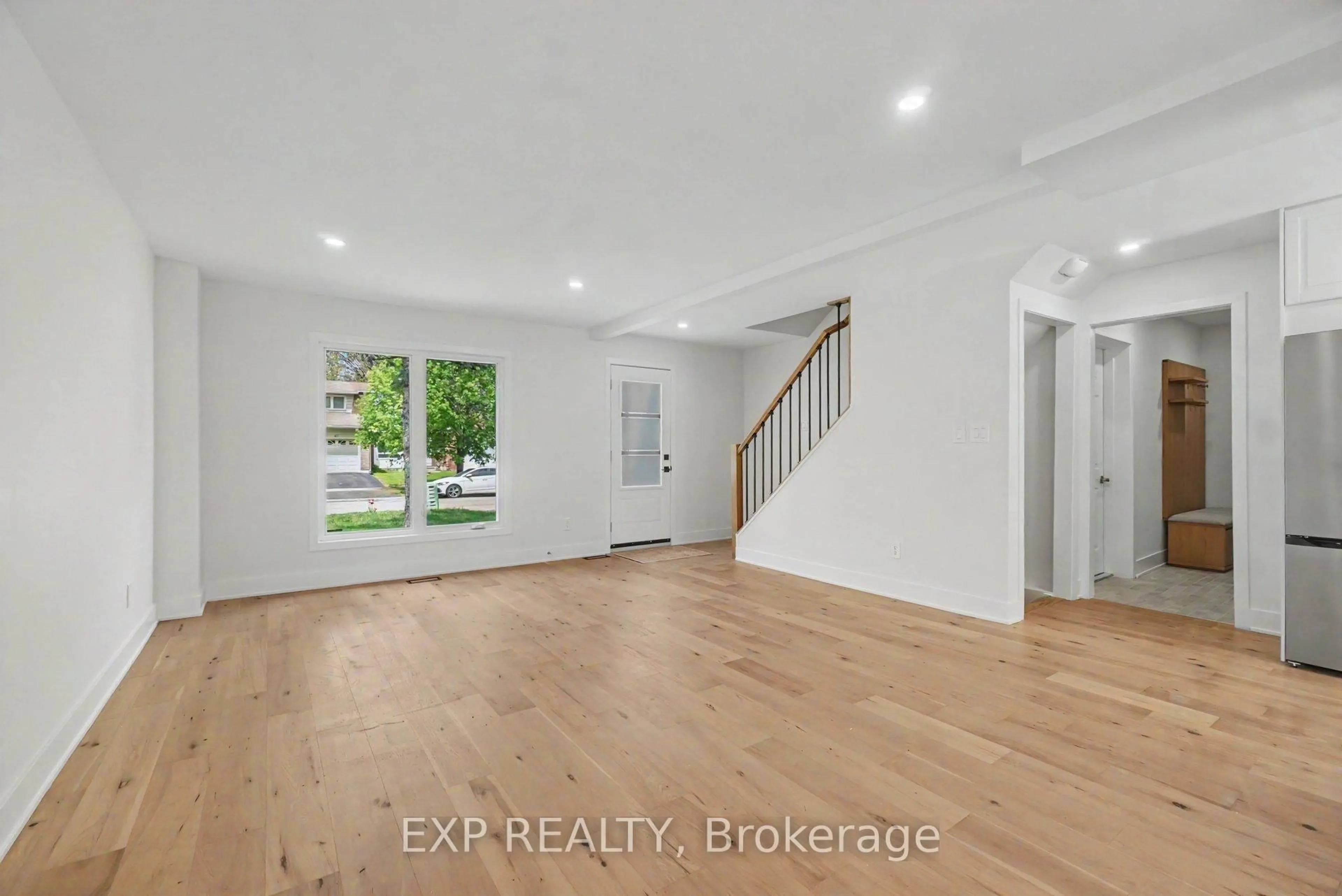 A pic of a room for 56 Glen Park Dr, Ottawa Ontario K1B 3Z2