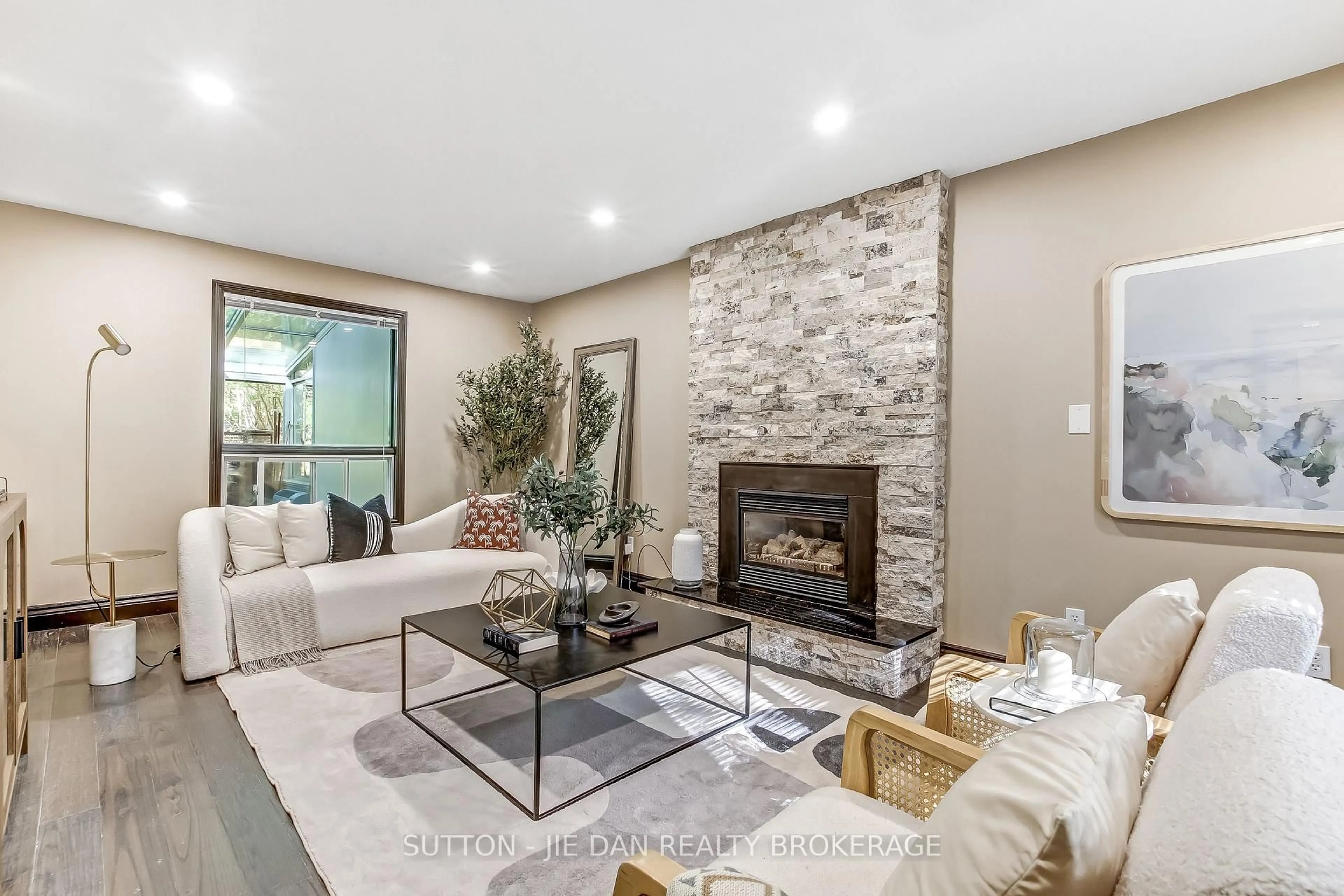 Living room with furniture, unknown for 260 Chesham Ave, London North Ontario N6G 3V3
