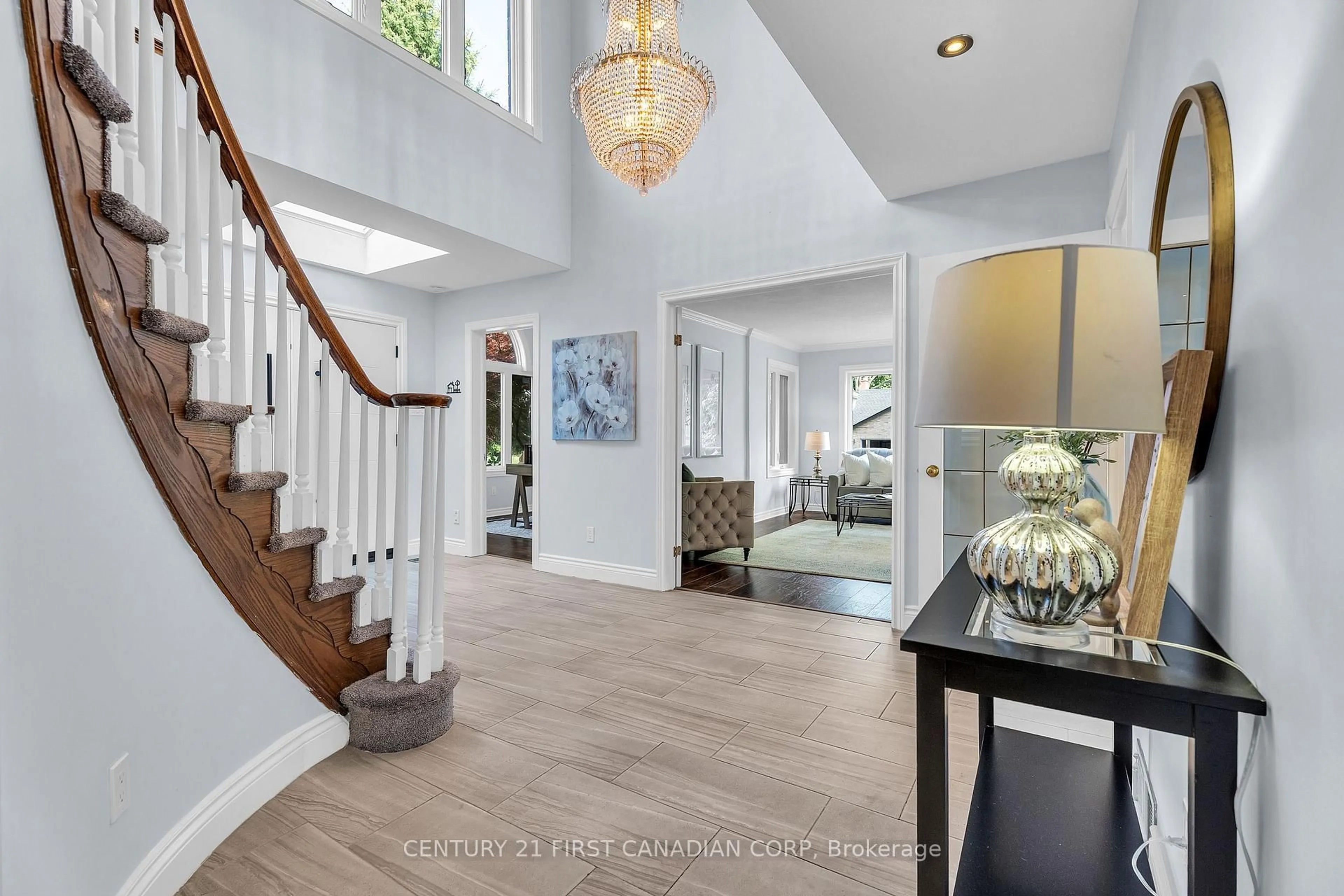 Indoor entryway for 1 Caithness Crt, London North Ontario N5X 3S2