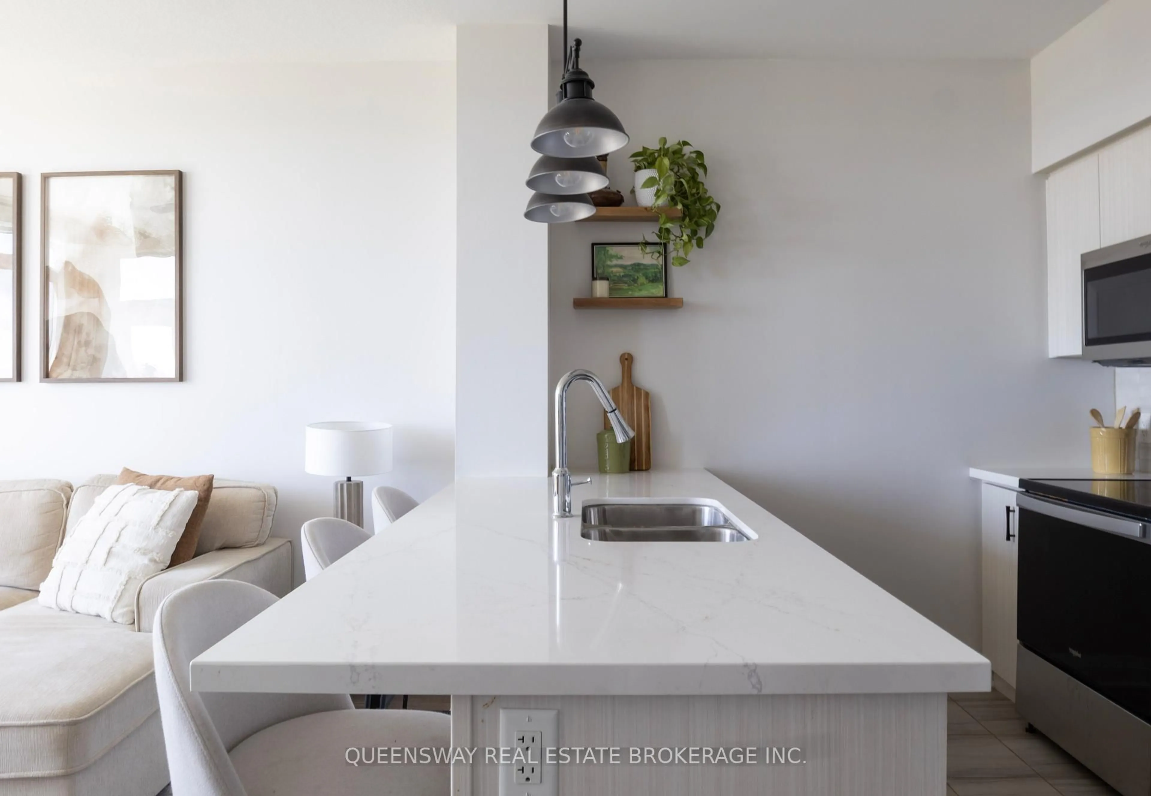 Open concept kitchen, unknown for 16 Concord Pl #515, Grimsby Ontario L3M 0J1