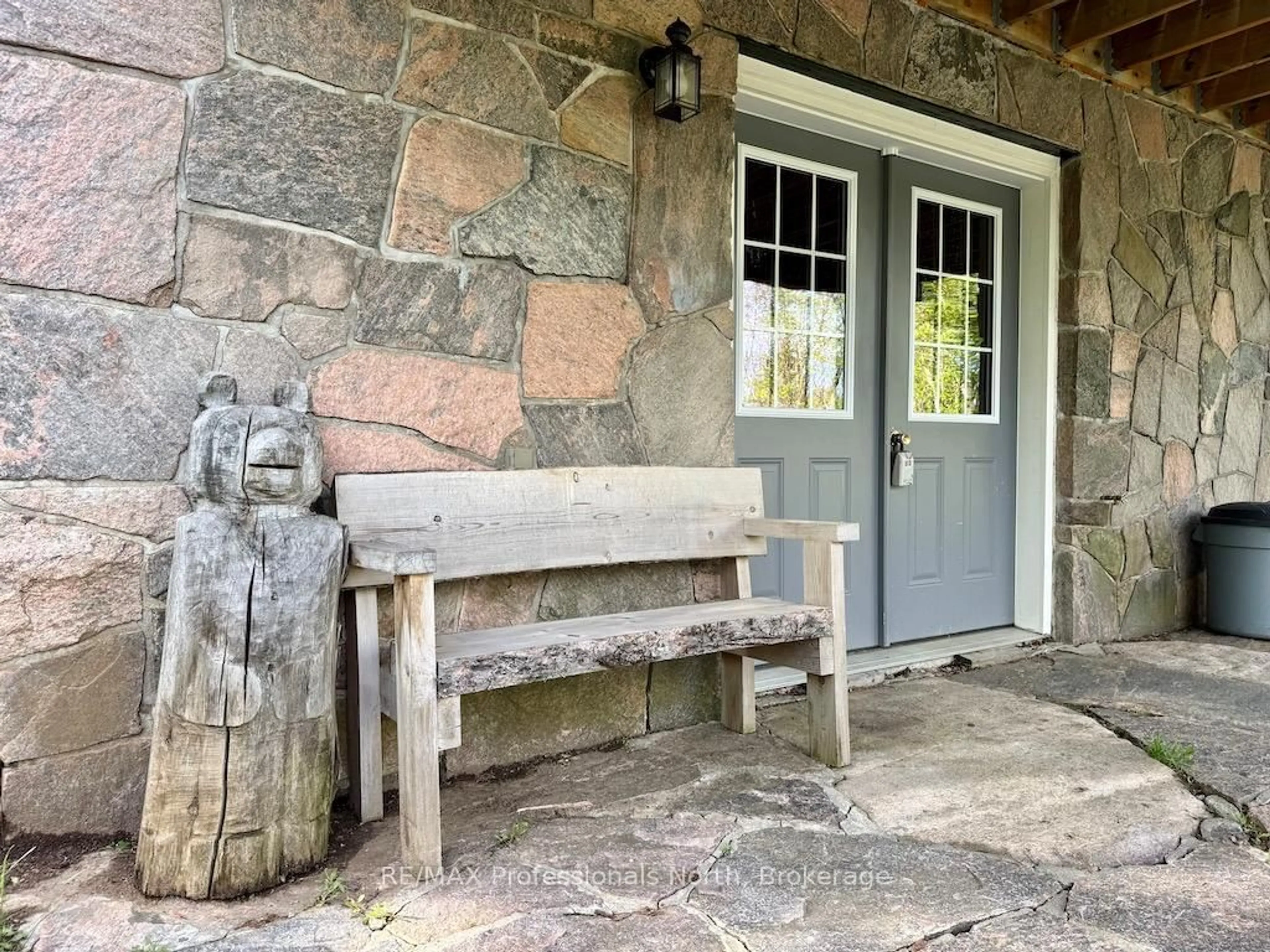 Patio, street for 1021 Touchwood Tr, Minden Hills Ontario K0M 2K0