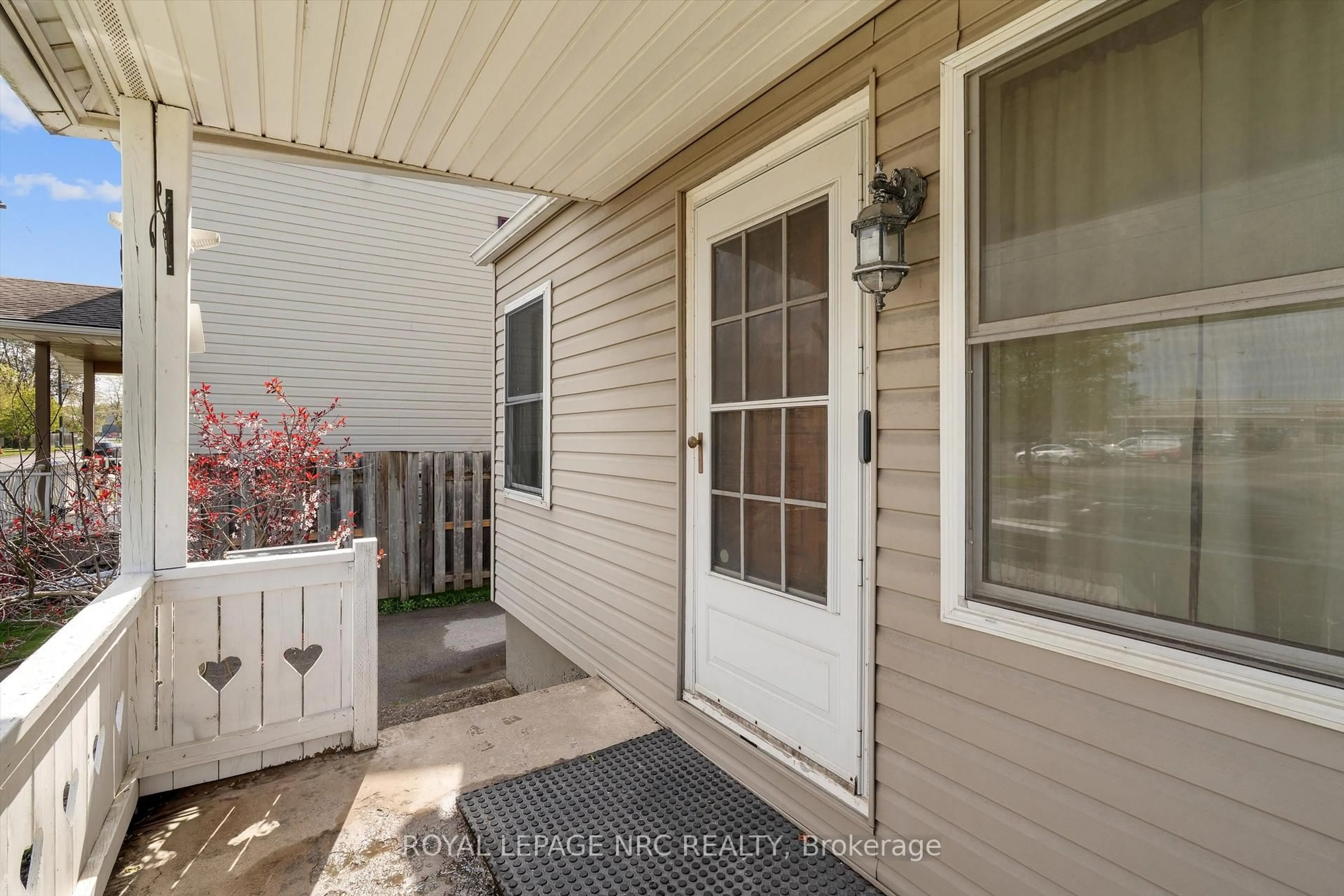 Unknown for 361 Lincoln St, Welland Ontario L3B 4N6