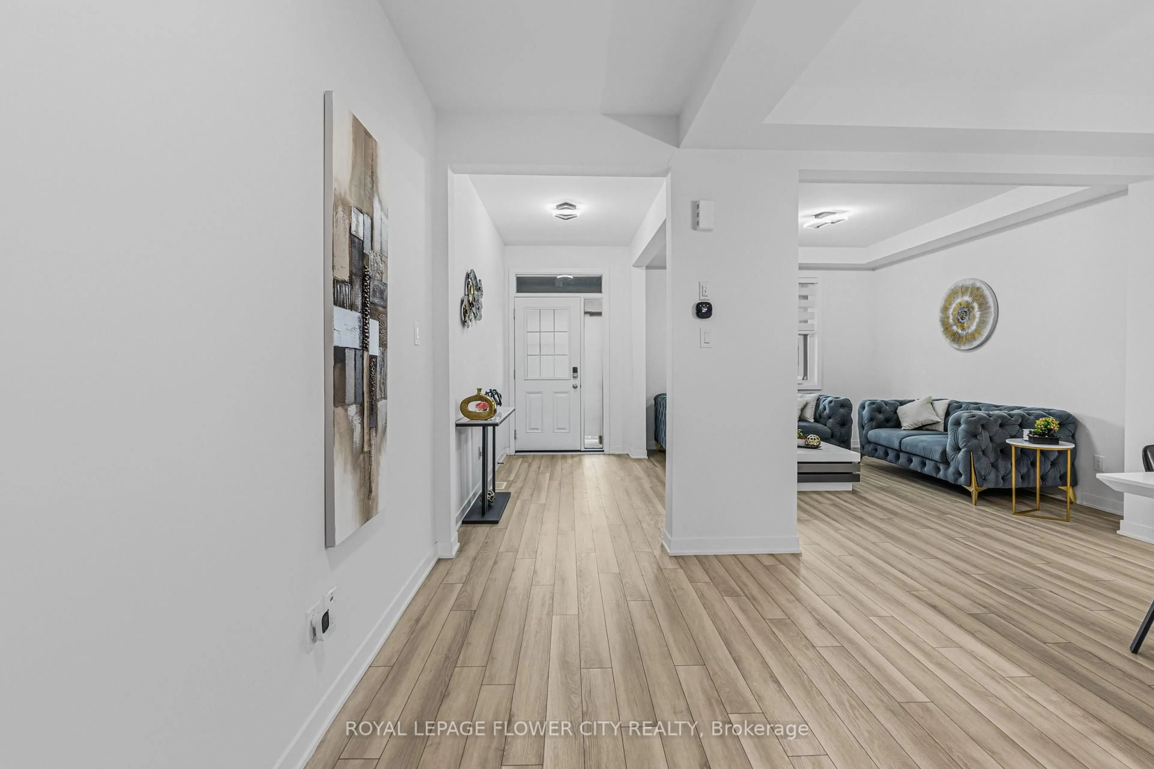 Indoor entryway for 428 Meynell Rd, Richmond Ontario K0A 2Z0