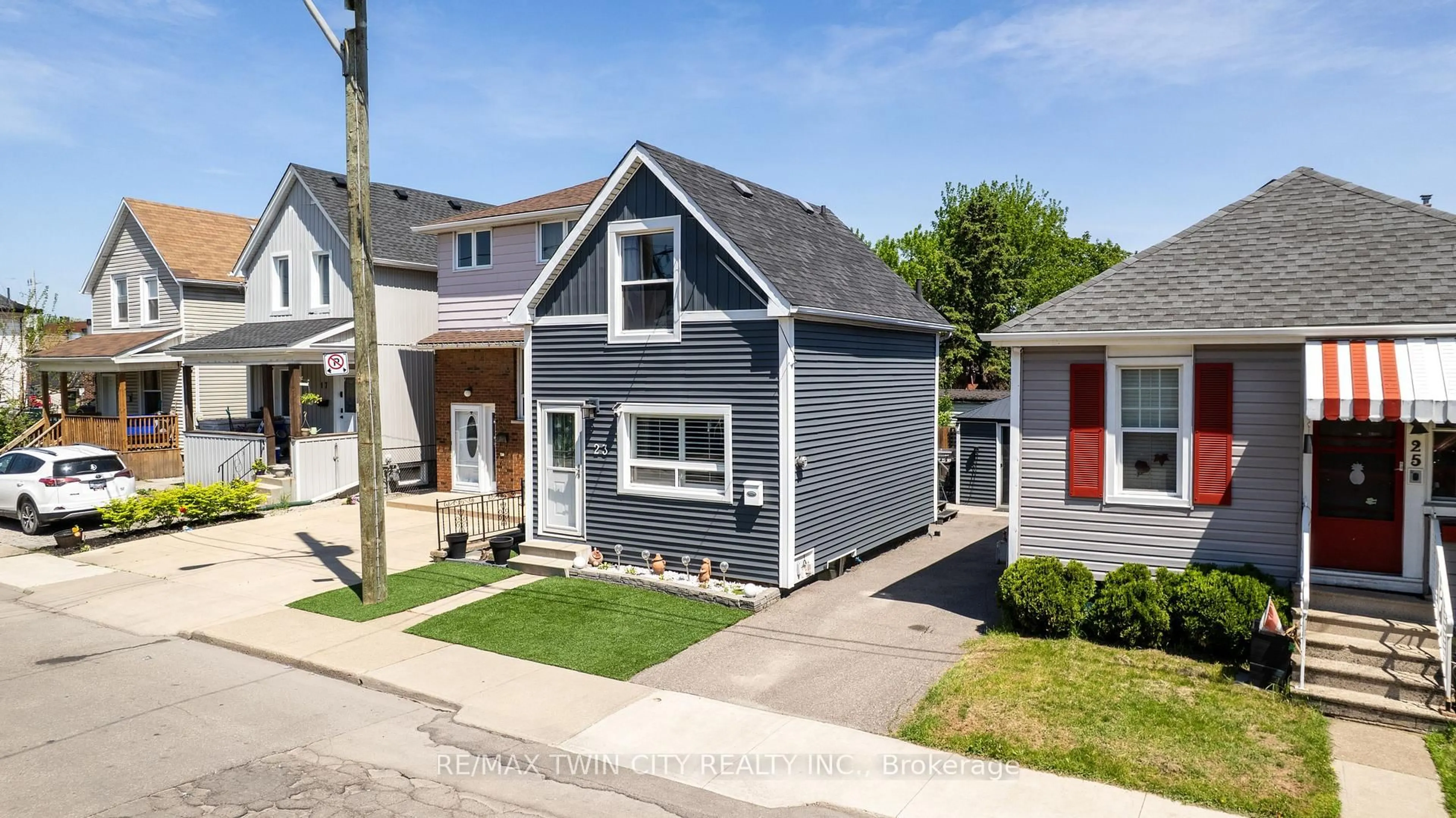 Home with vinyl exterior material, street for 23 Britannia Ave, Hamilton Ontario L8H 1W3