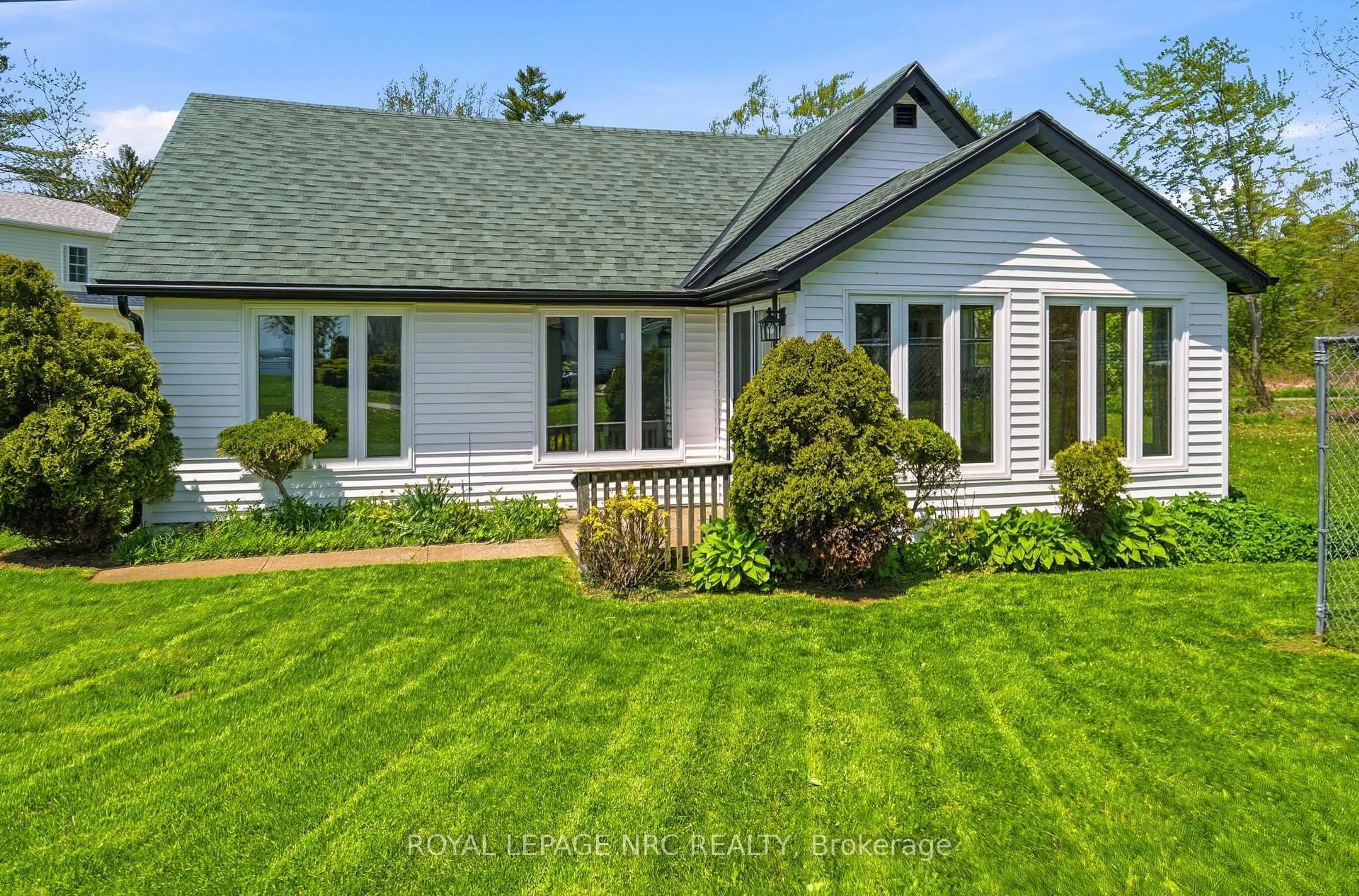 Home with vinyl exterior material, street for 11 White Ave, Fort Erie Ontario L2A 1C6