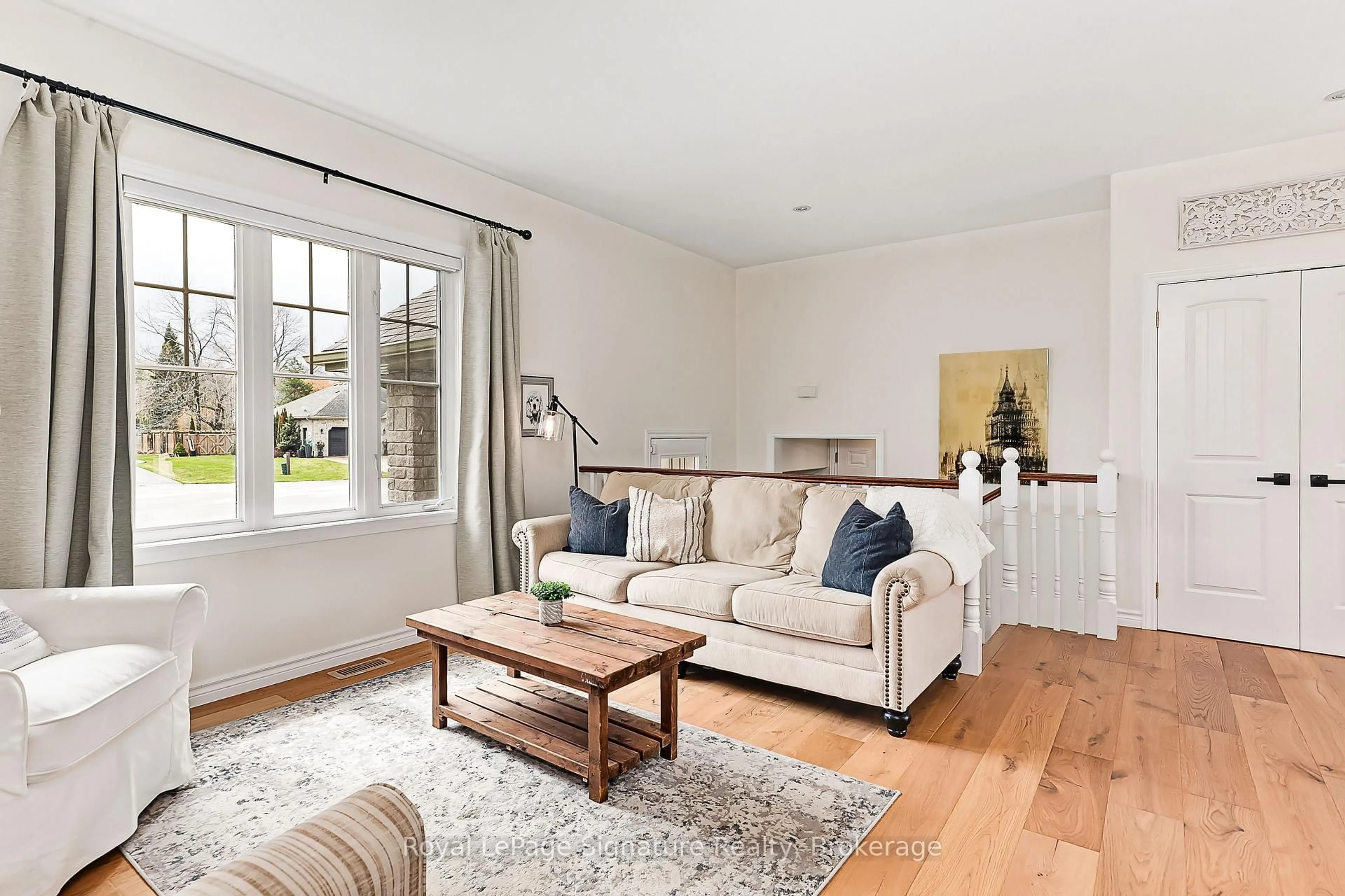 Living room with furniture, unknown for 7 Grace Ave, Meaford Ontario N4L 1E7