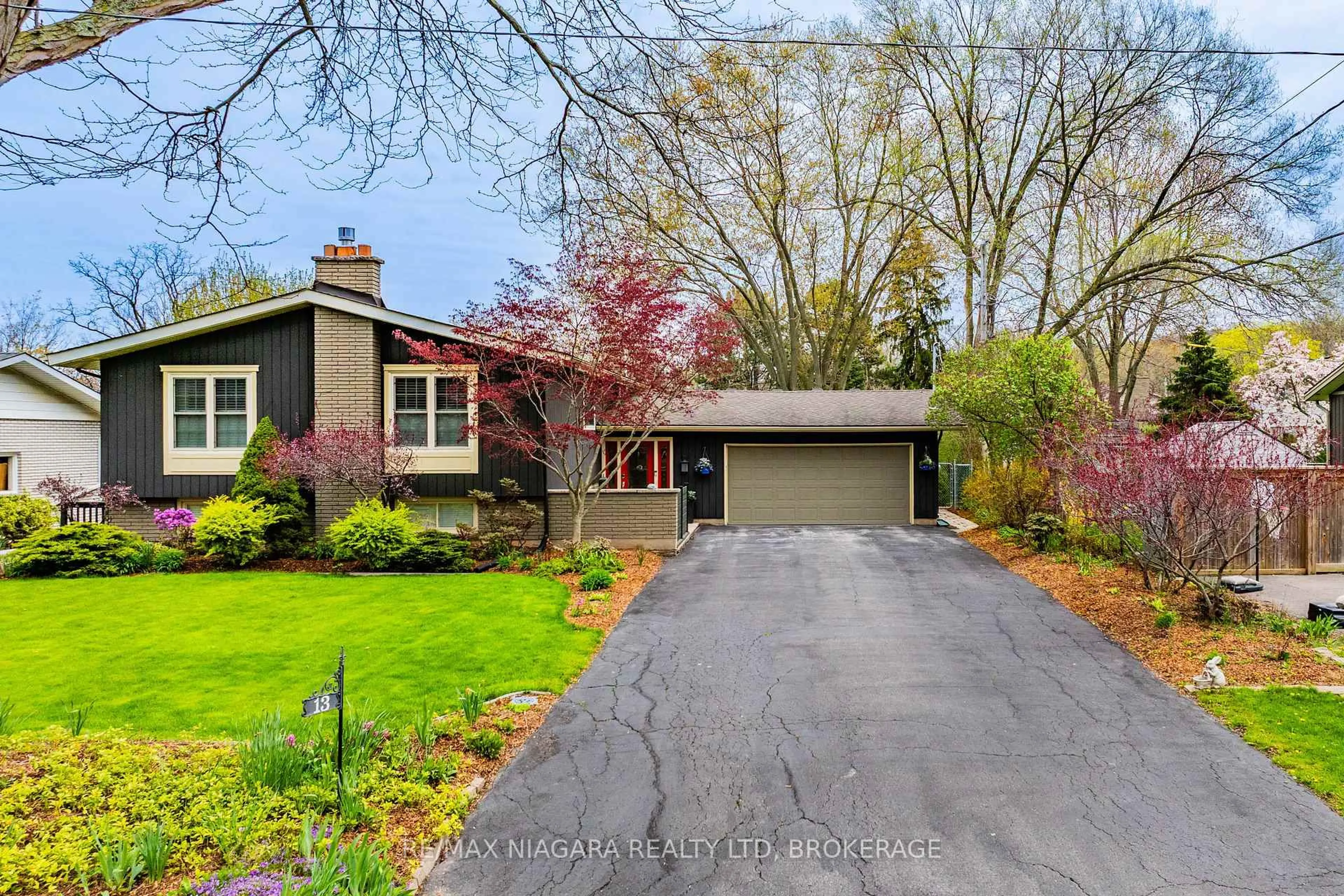 Unknown for 13 RUSHOLME Cres, St. Catharines Ontario L2T 3V3
