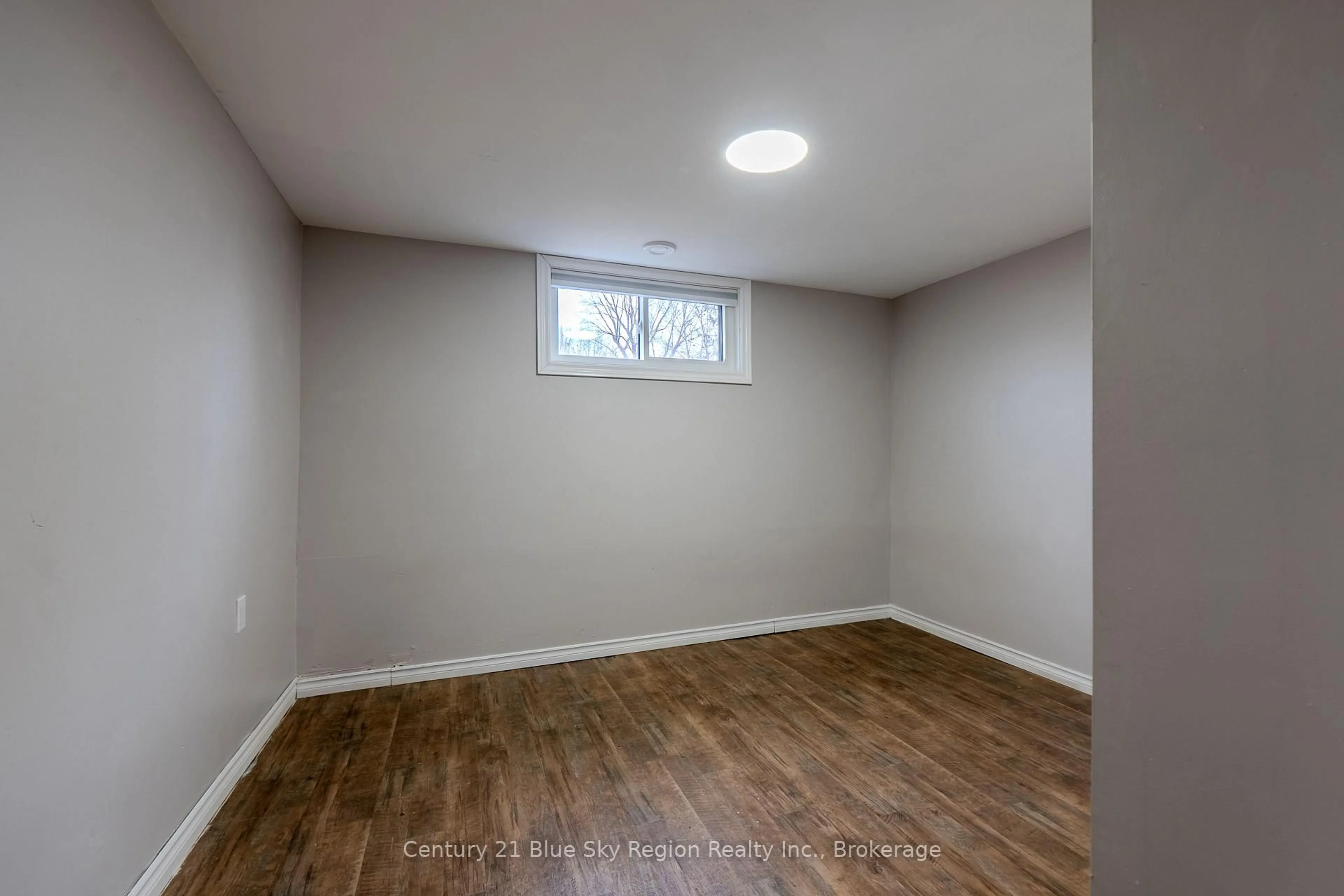 A pic of a room for 862 Lakeshore Dr, North Bay Ontario P1A 2G8