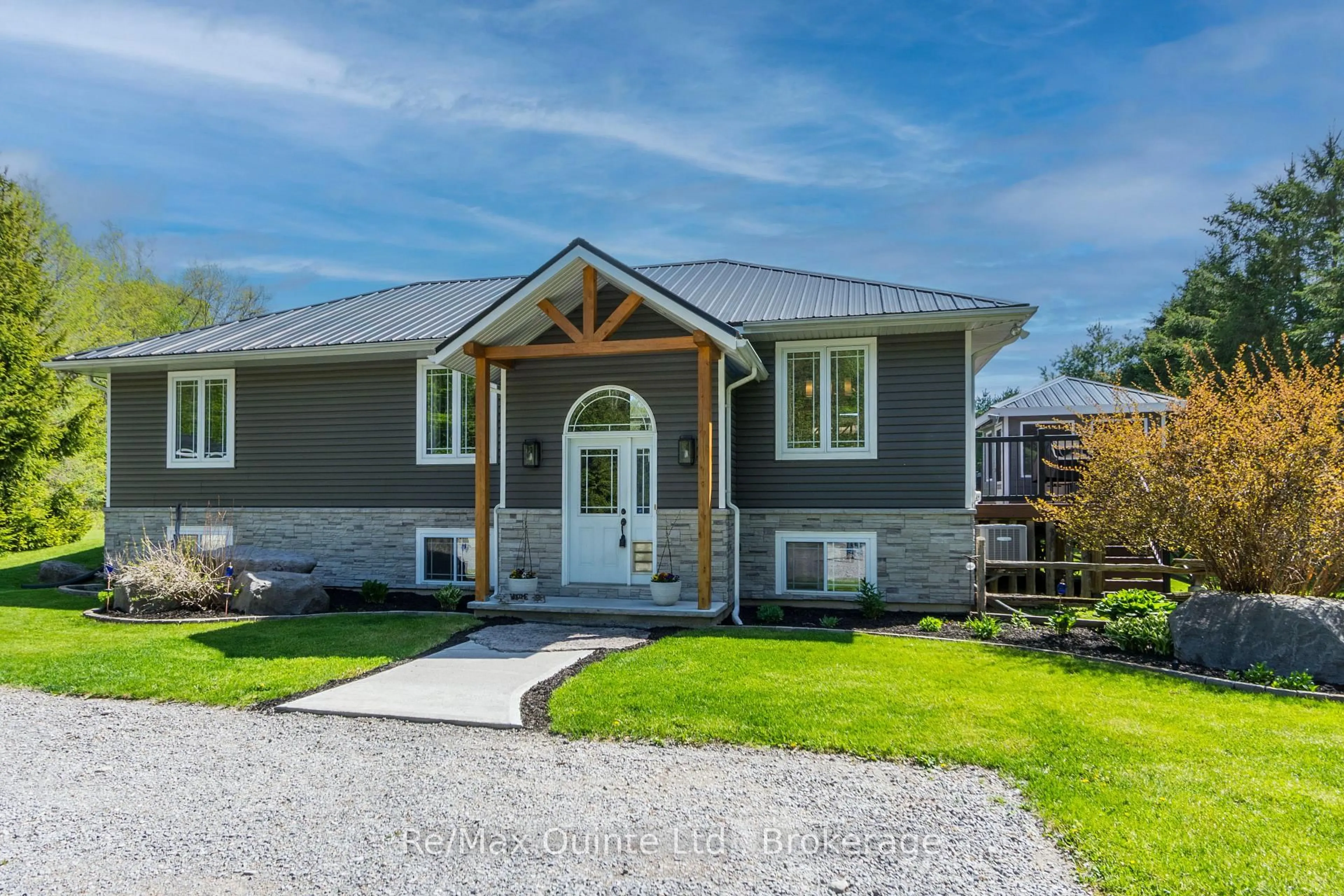 Home with vinyl exterior material, unknown for 475 Douglas Rd, Madoc Ontario K0K 2K0