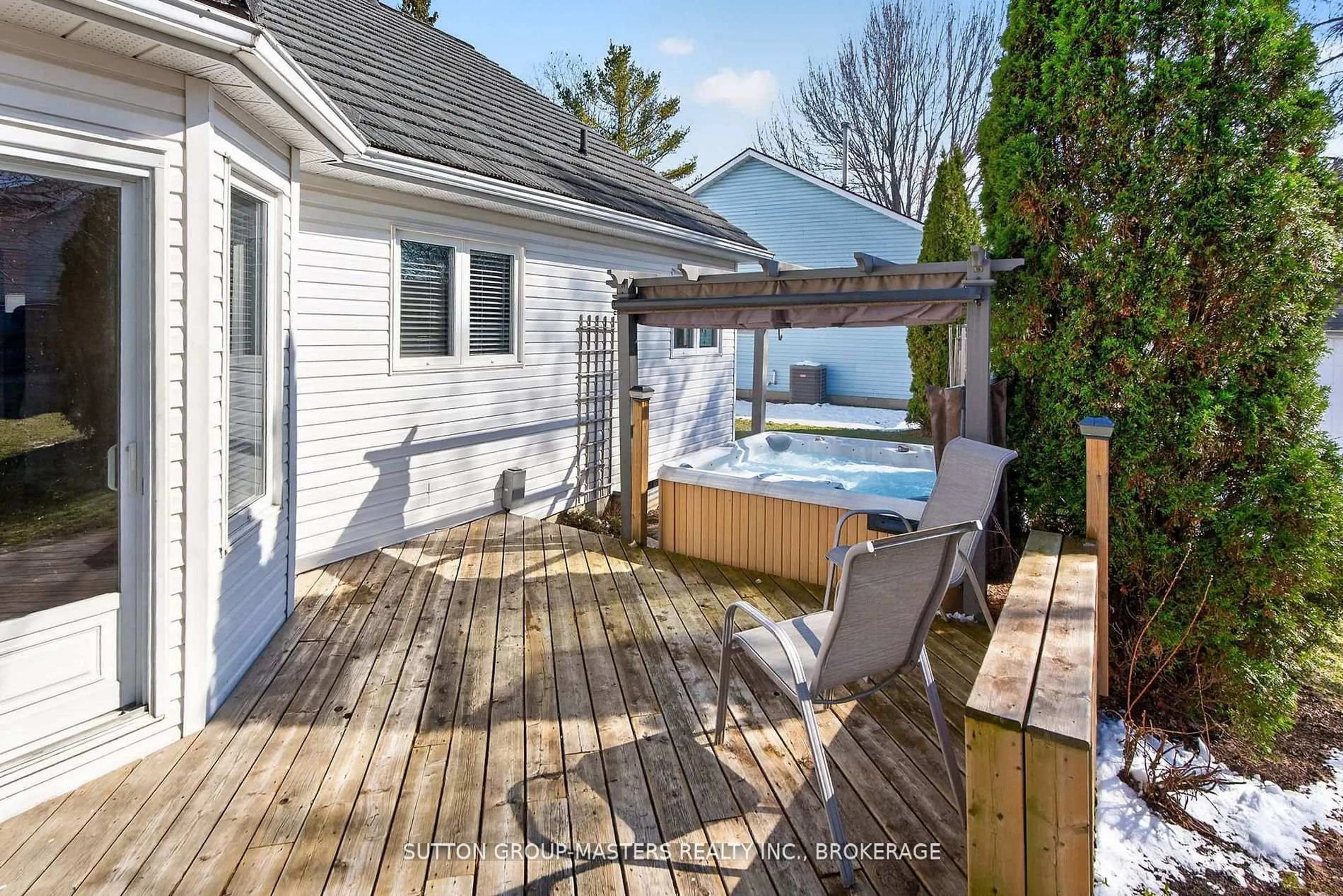 Patio, water/lake/river/ocean view for 16 Country Club Dr, Bath Ontario K0H 1G0