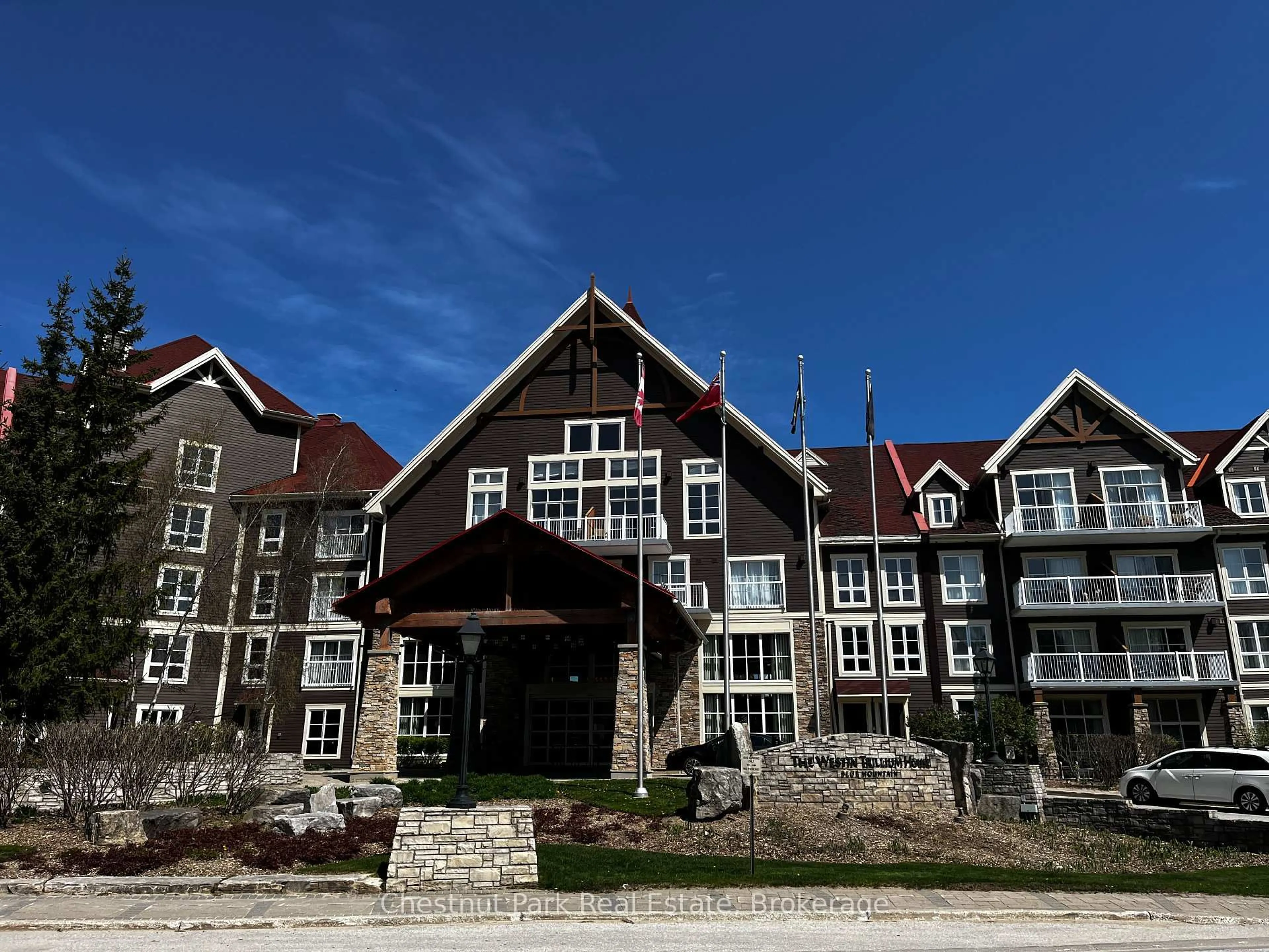 Indoor foyer for 220 Gord Canning Dr #454, Blue Mountains Ontario L9Y 0V9