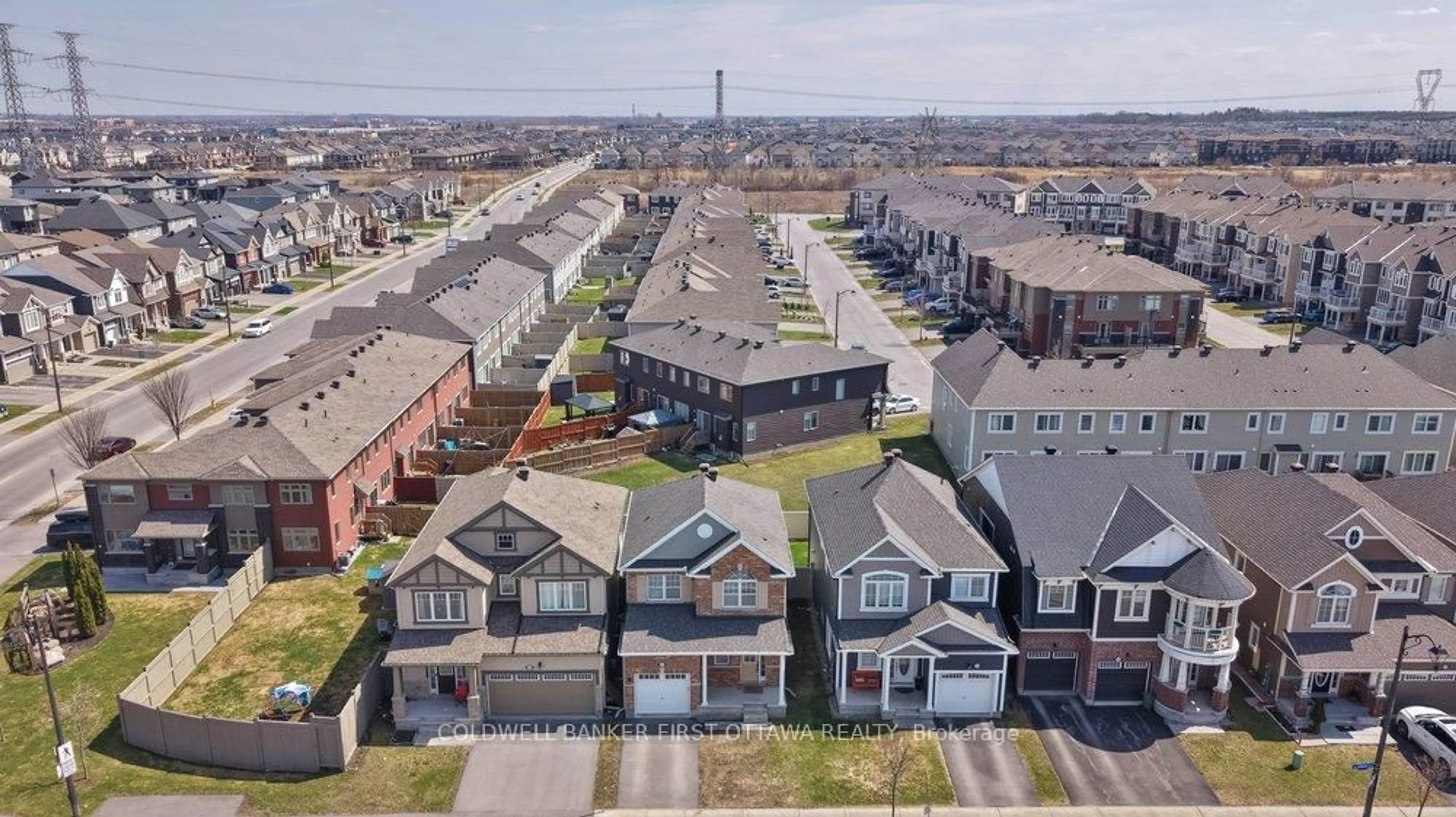 A pic from outside/outdoor area/front of a property/back of a property/a pic from drone, street for 4852 Abbott St, Ottawa Ontario K2S 1E7
