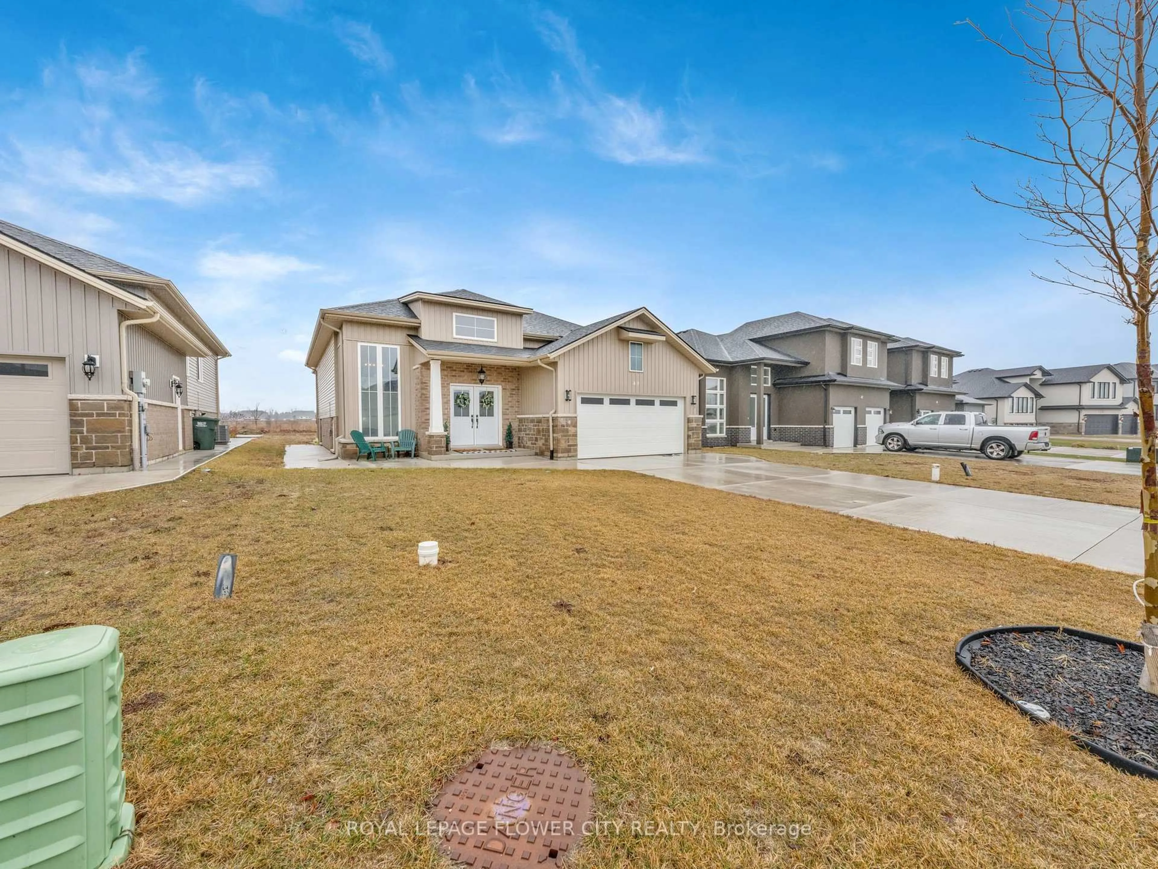 A pic from outside/outdoor area/front of a property/back of a property/a pic from drone, street for 49 KINGSBRIDGE Dr, Amherstburg Ontario N9V 4A5