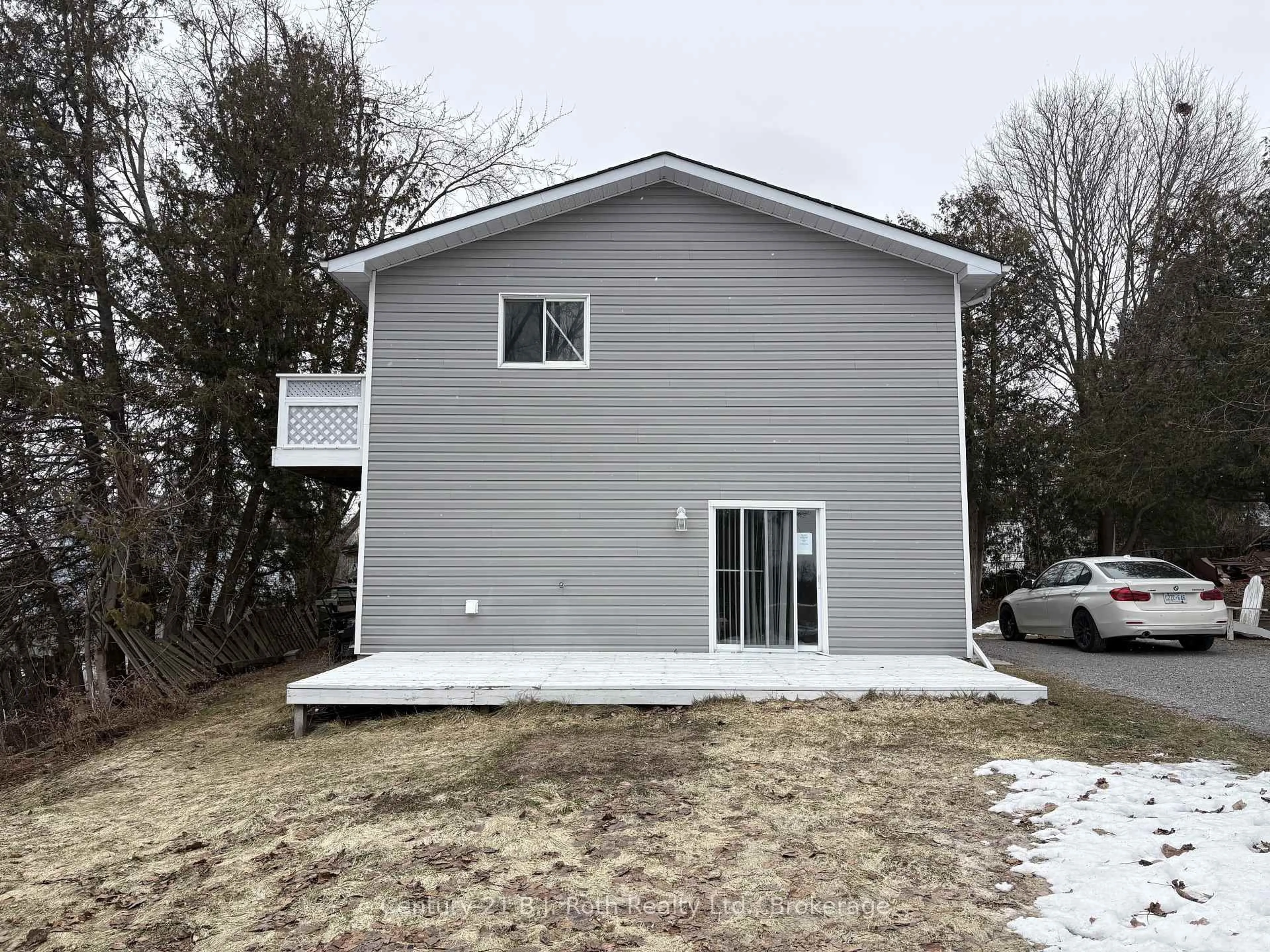 Home with vinyl exterior material, building for 36 Birchcliff Ave, Kawartha Lakes Ontario K0M 1L0