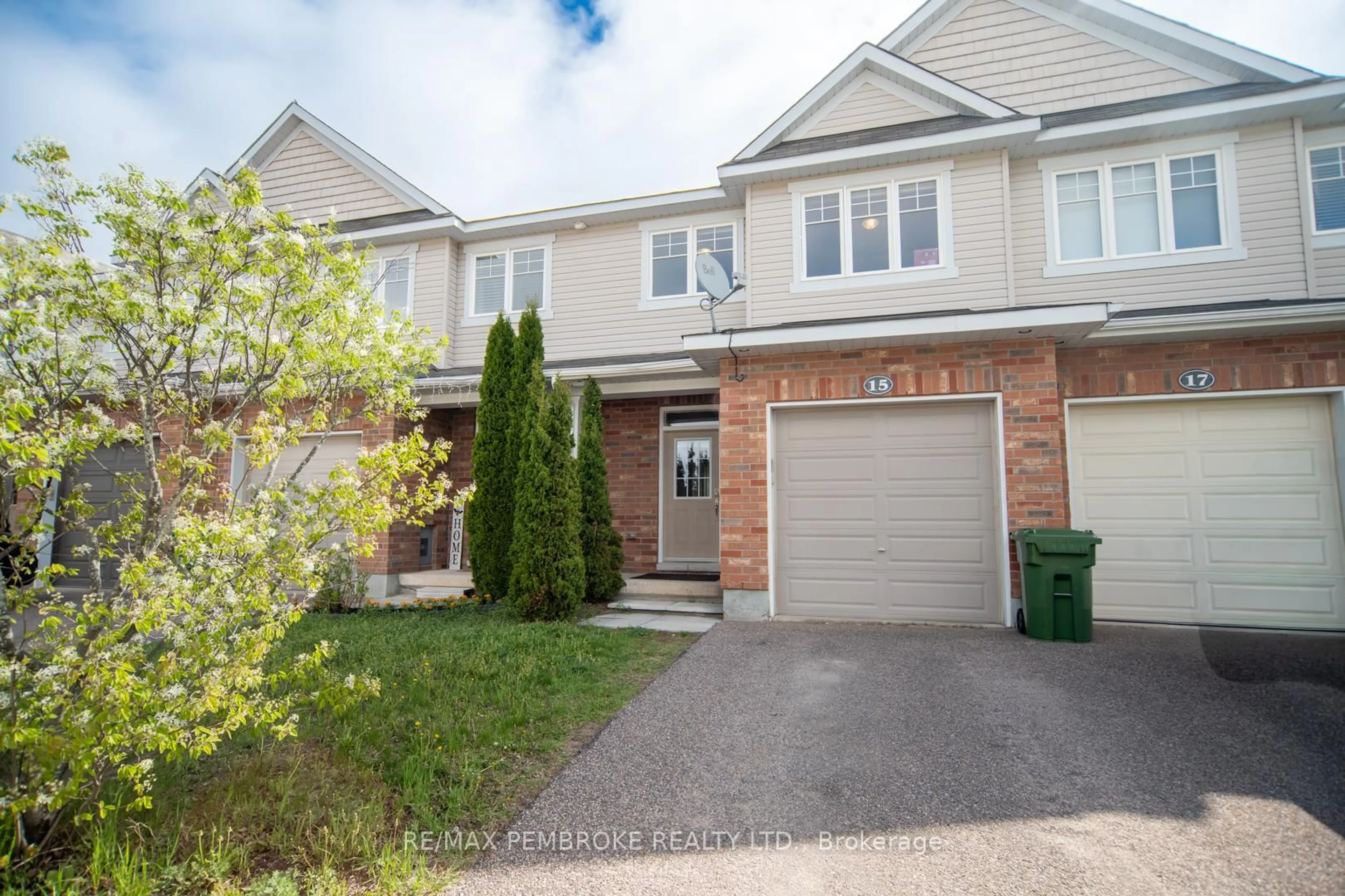 Unknown for 15 Mcnamara St, Petawawa Ontario K8H 0C4