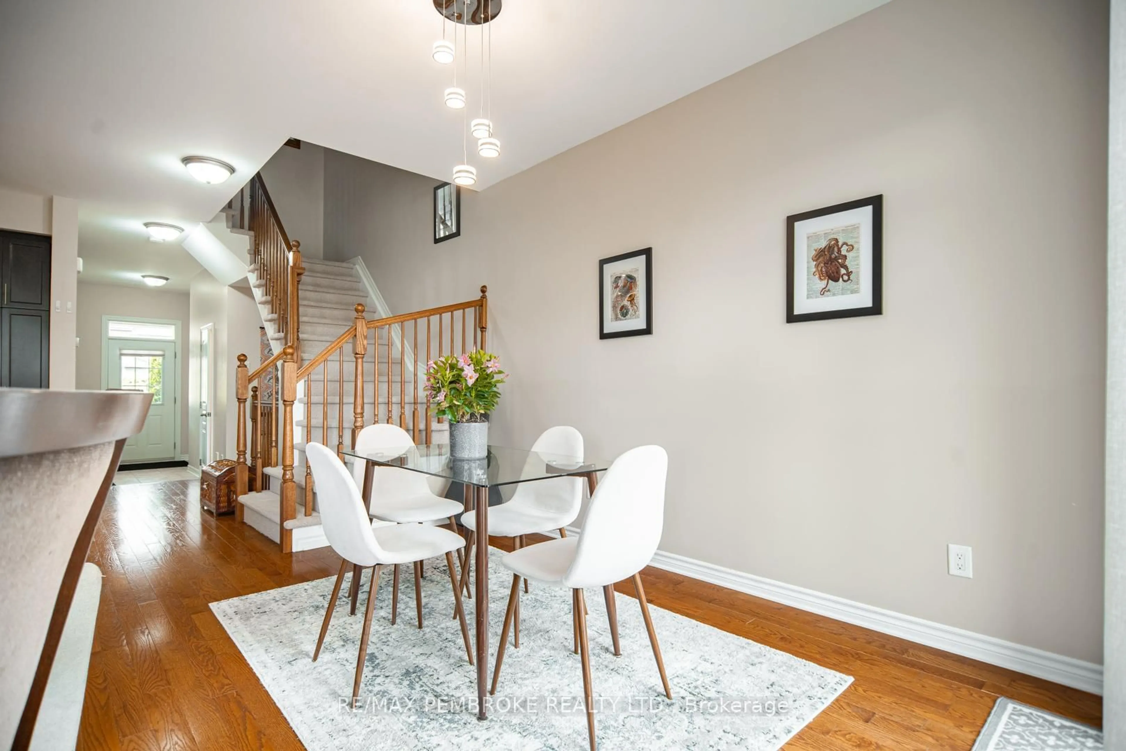 Dining room, unknown for 15 Mcnamara St, Petawawa Ontario K8H 0C4