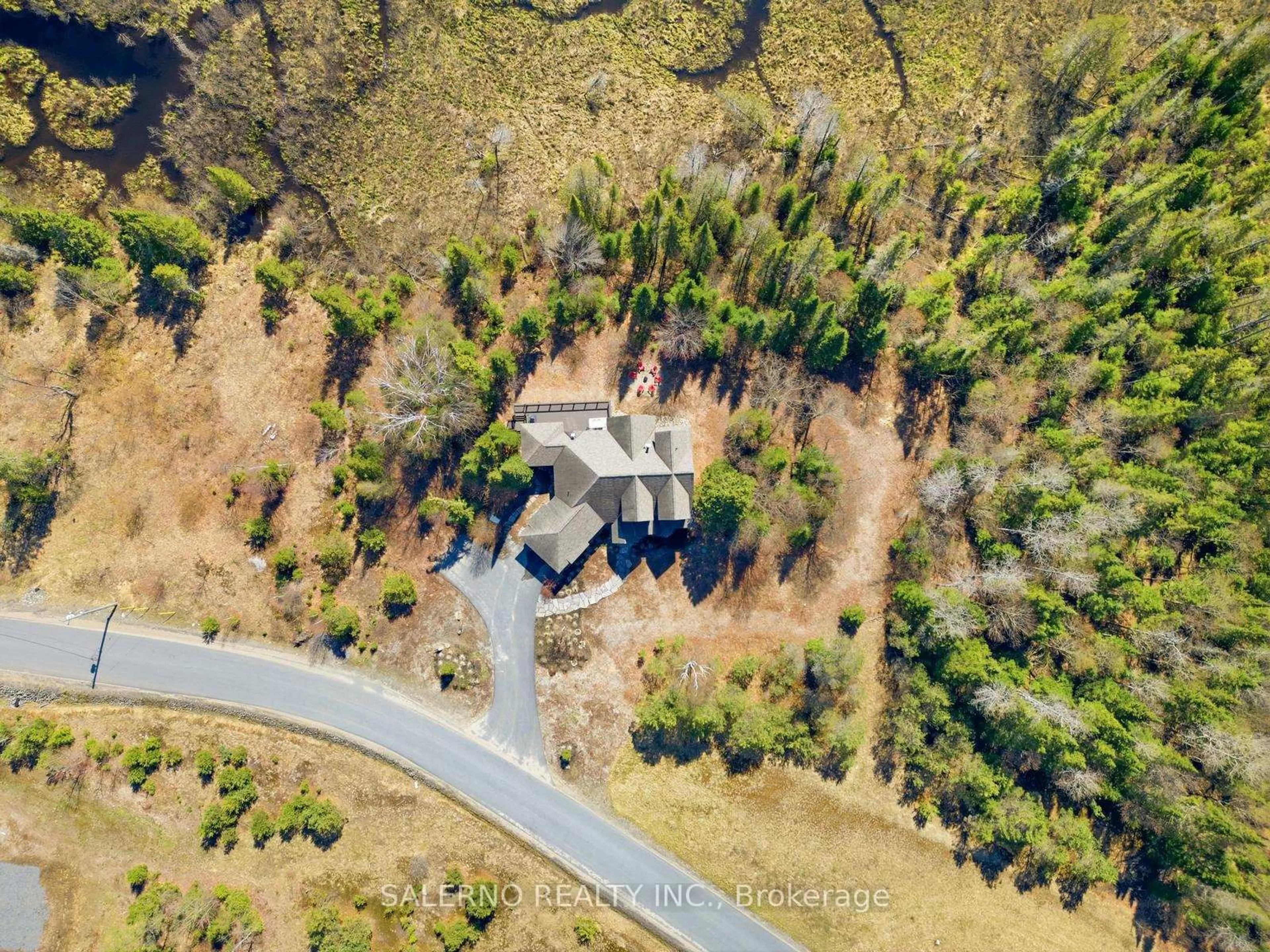 A pic from outside/outdoor area/front of a property/back of a property/a pic from drone, unknown for 1078 Echo Hills Rd #30, Lake of Bays Ontario P1H 2J6