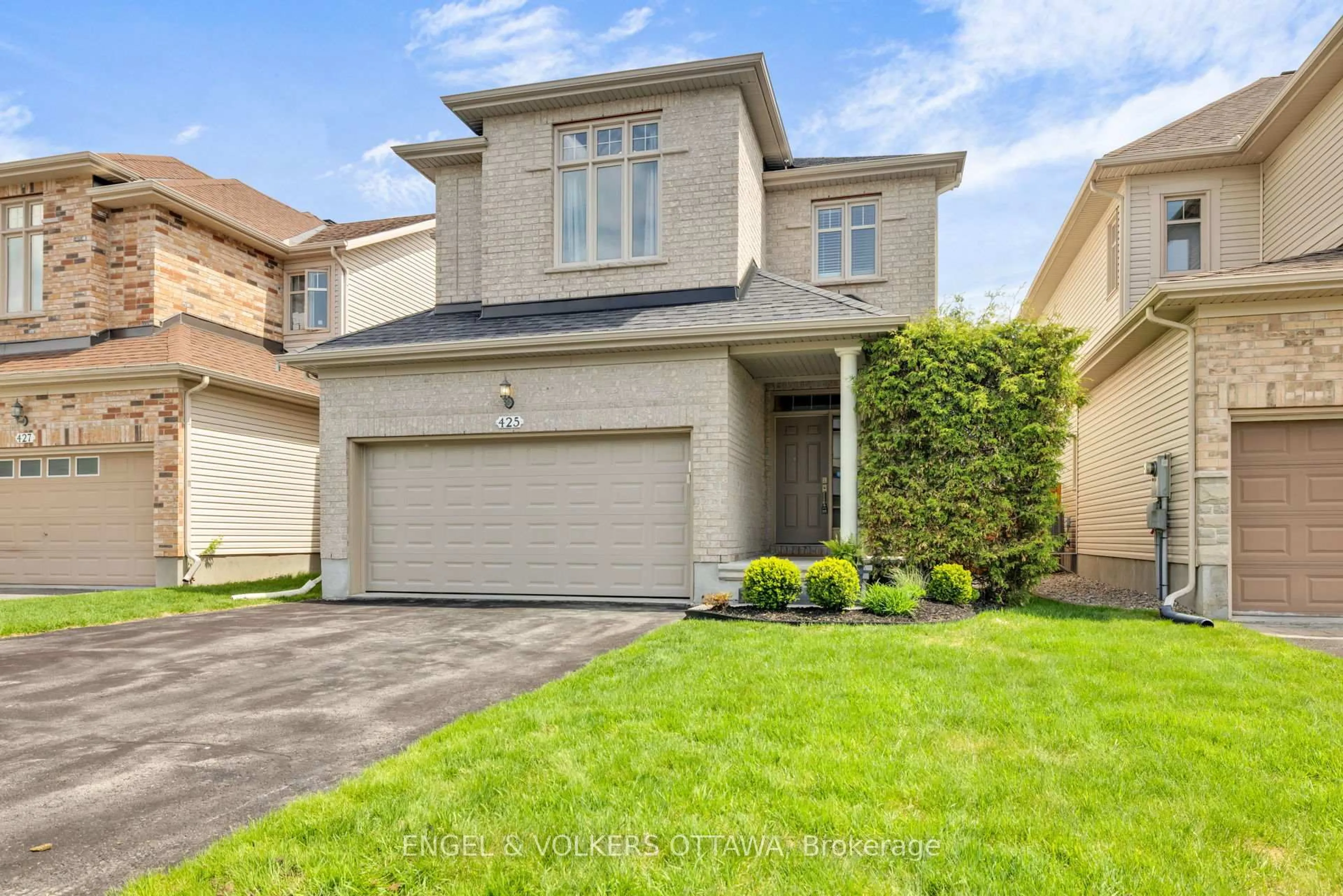 Unknown for 425 Cooks Mill Cres, Ottawa Ontario K1V 2M9