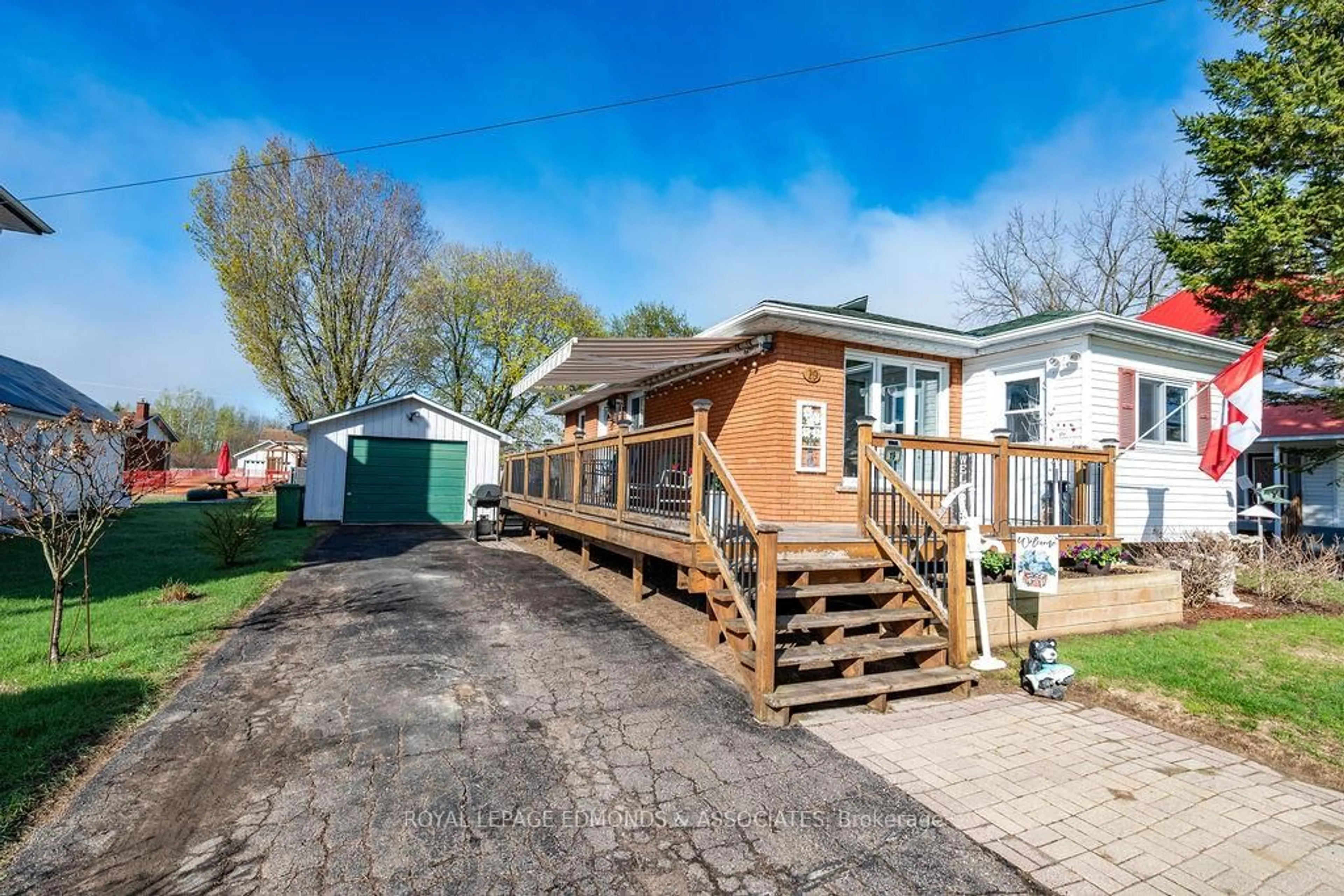 A pic from outside/outdoor area/front of a property/back of a property/a pic from drone, street for 19 Elliott St, Beachburg Ontario K0J 1C0