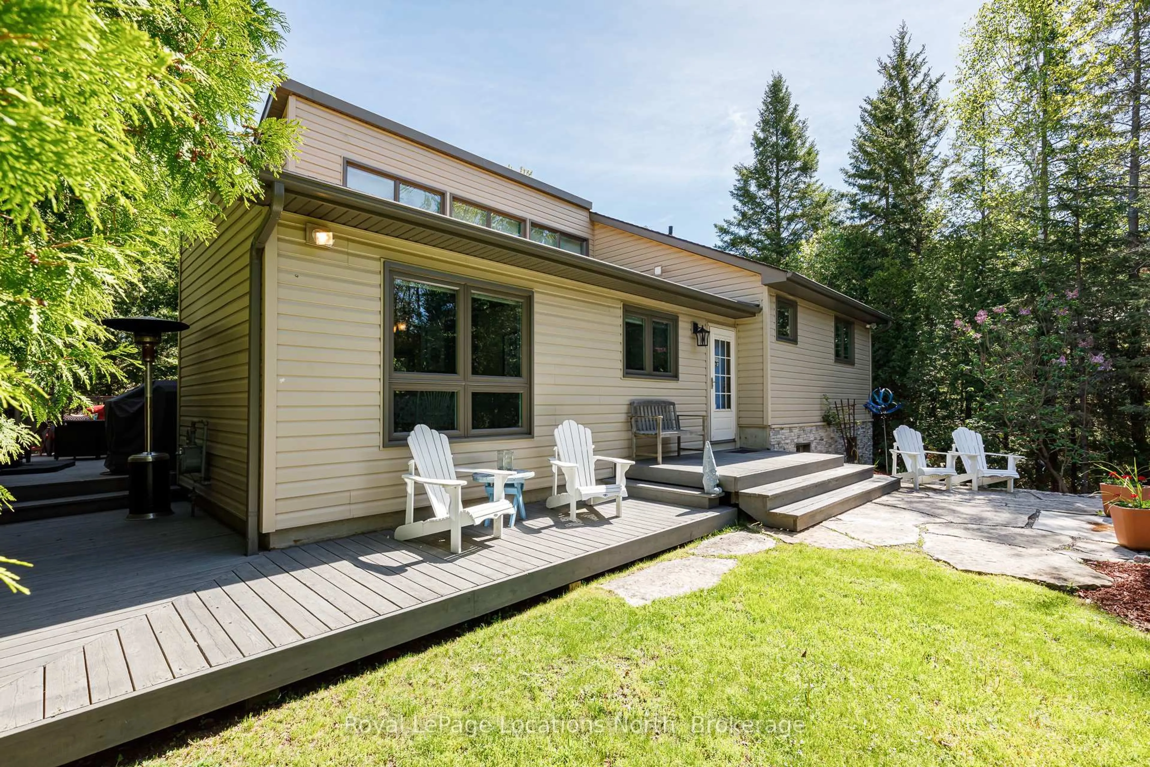 Patio, unknown for 105 Woodland Park Rd, Blue Mountains Ontario N0H 1J0