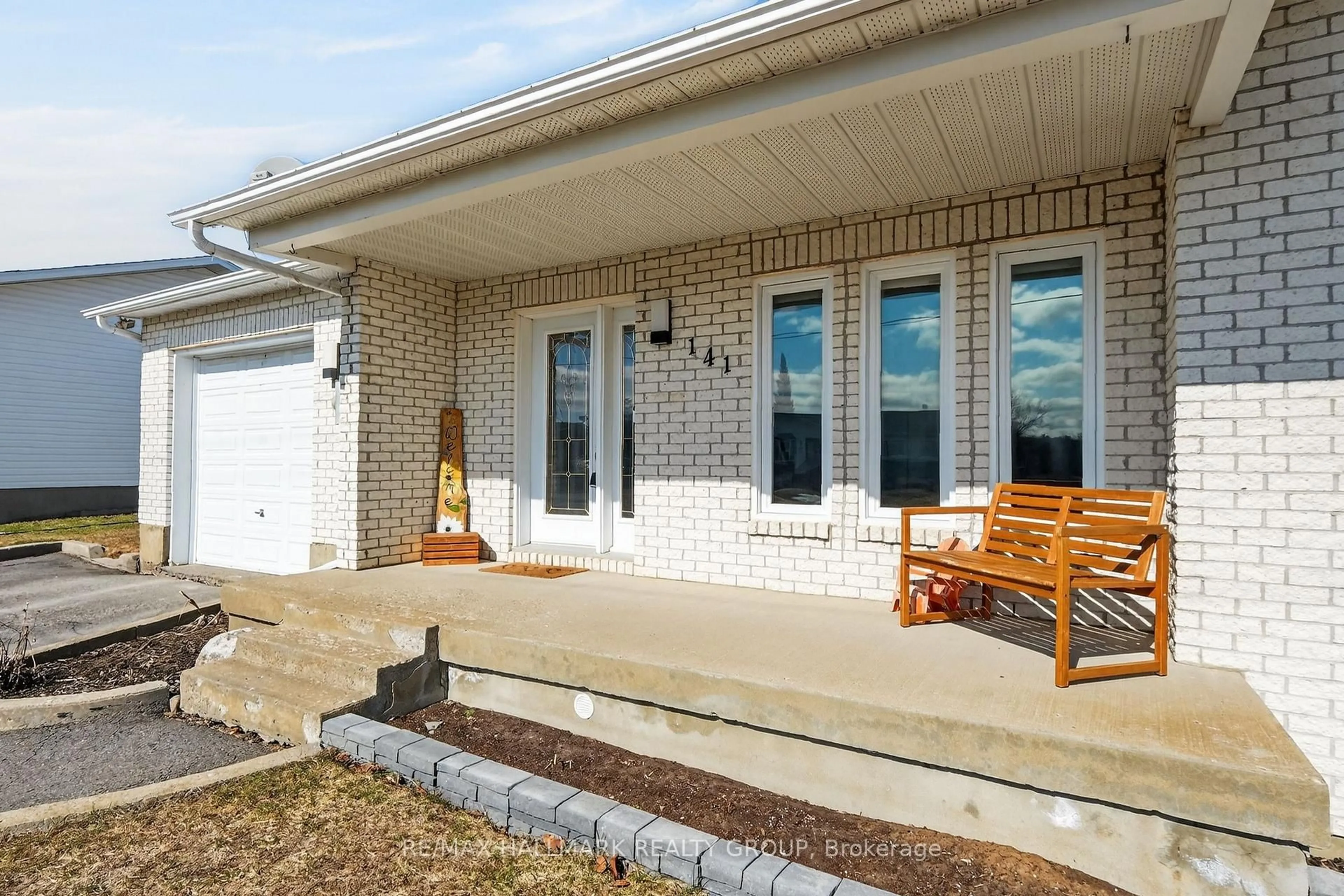 Home with brick exterior material, unknown for 141 Jessup's Falls Rd, Alfred and Plantagenet Ontario K0B 1L0