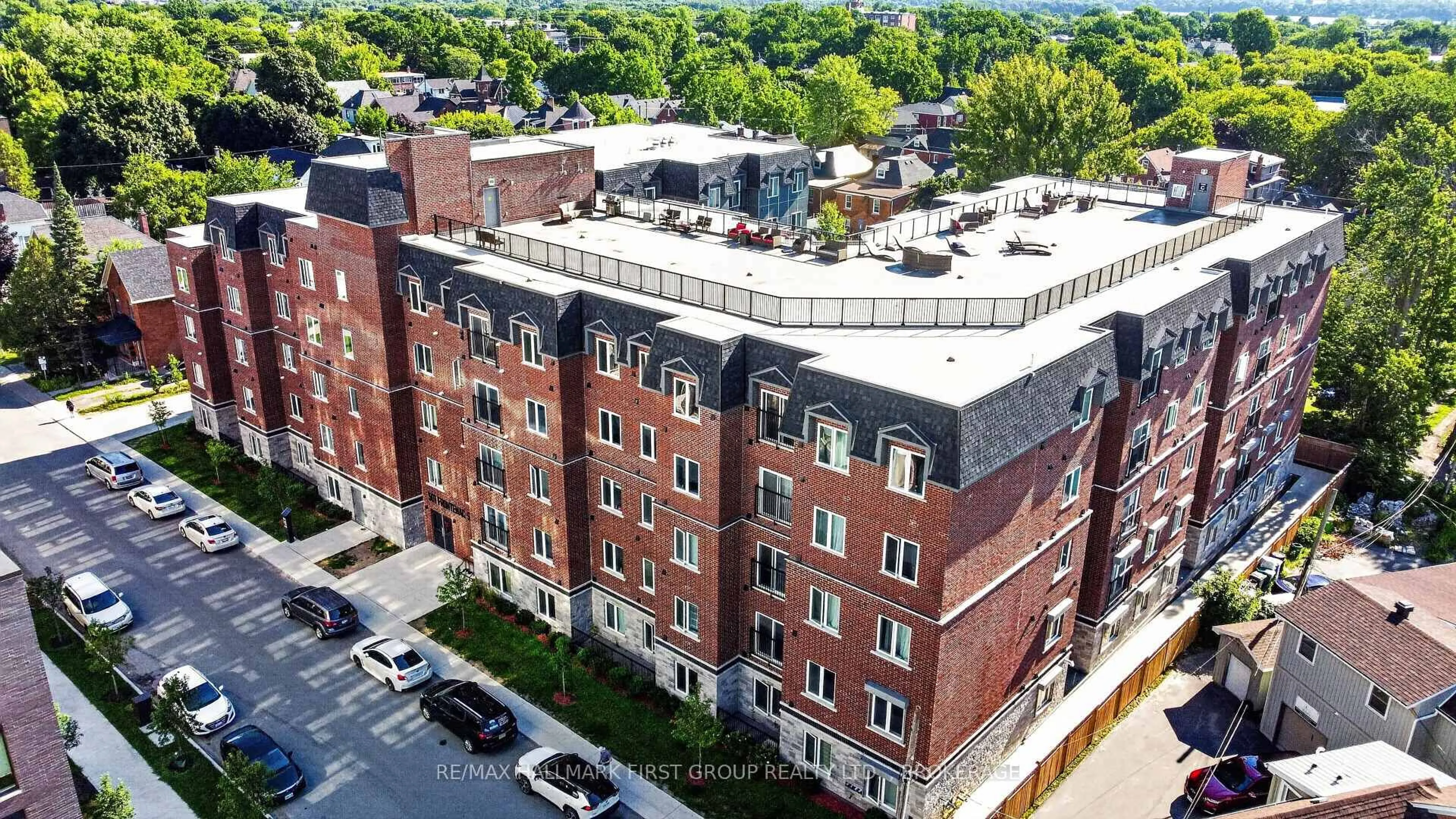 A pic from outside/outdoor area/front of a property/back of a property/a pic from drone, building for 501 Frontenac St #217, Kingston Ontario K7K 4L9
