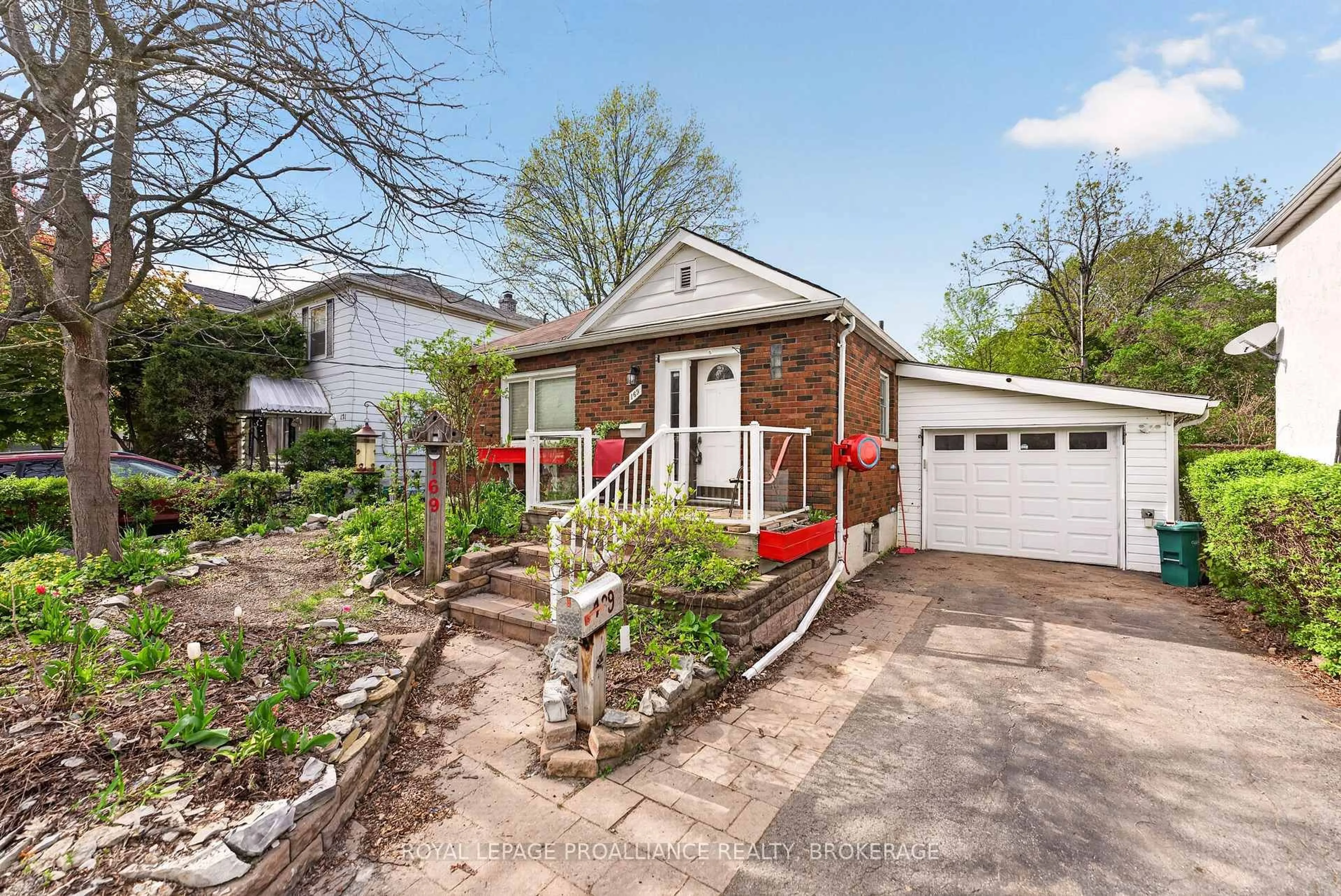 Unknown for 169 Carruthers Ave, Kingston Ontario K7L 1M8