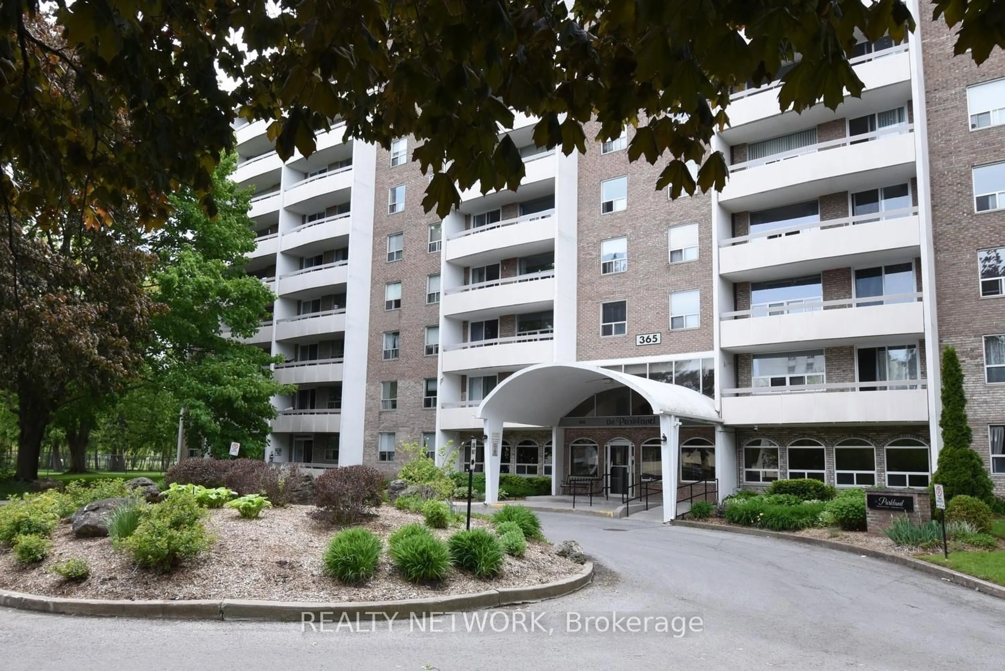 Unknown for 365 Geneva St #812, St. Catharines Ontario L2N 5S7