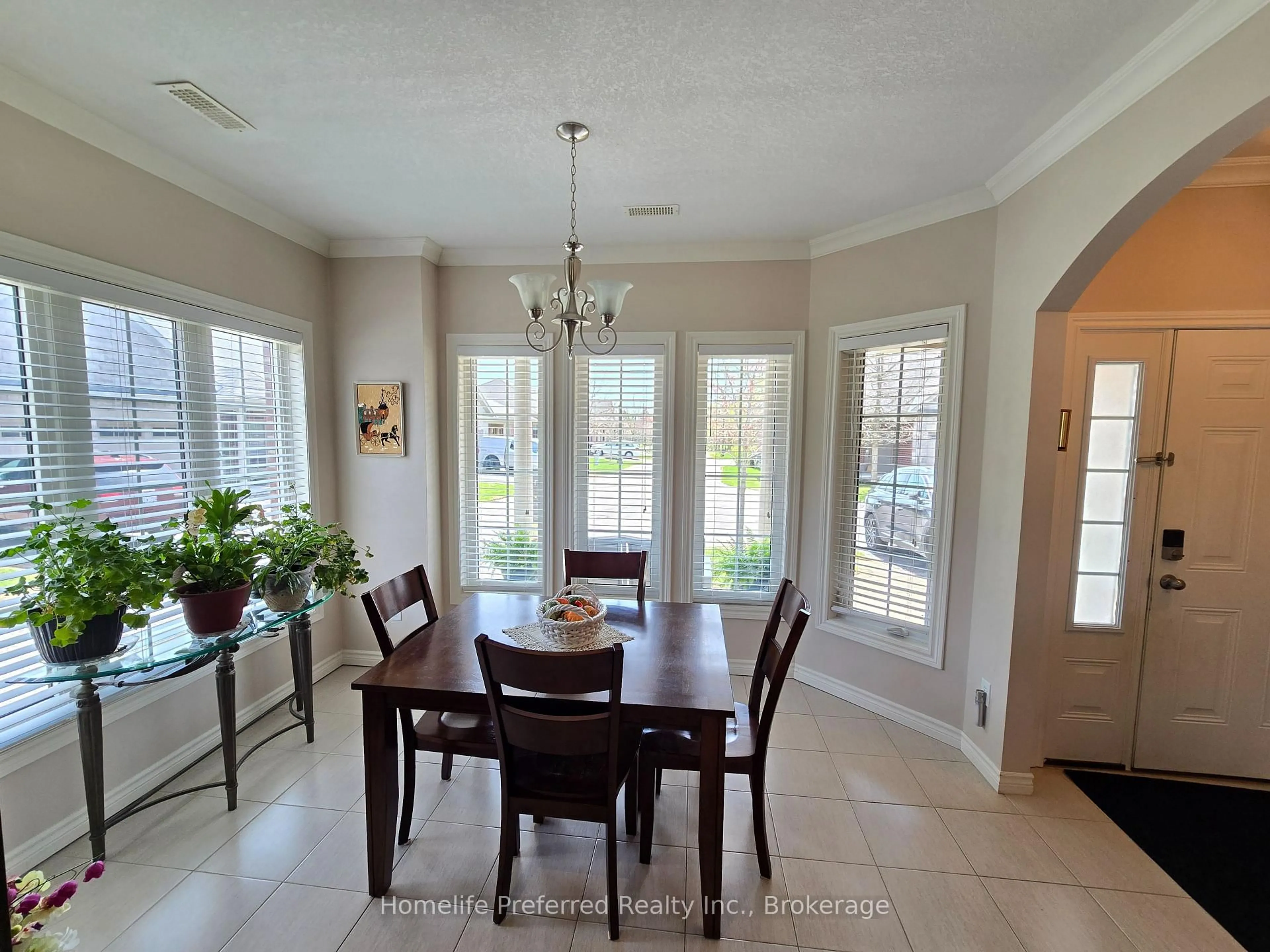Dining room, ceramic/tile floor for 2 Calberry Crt, Selwyn Ontario K0L 2H0