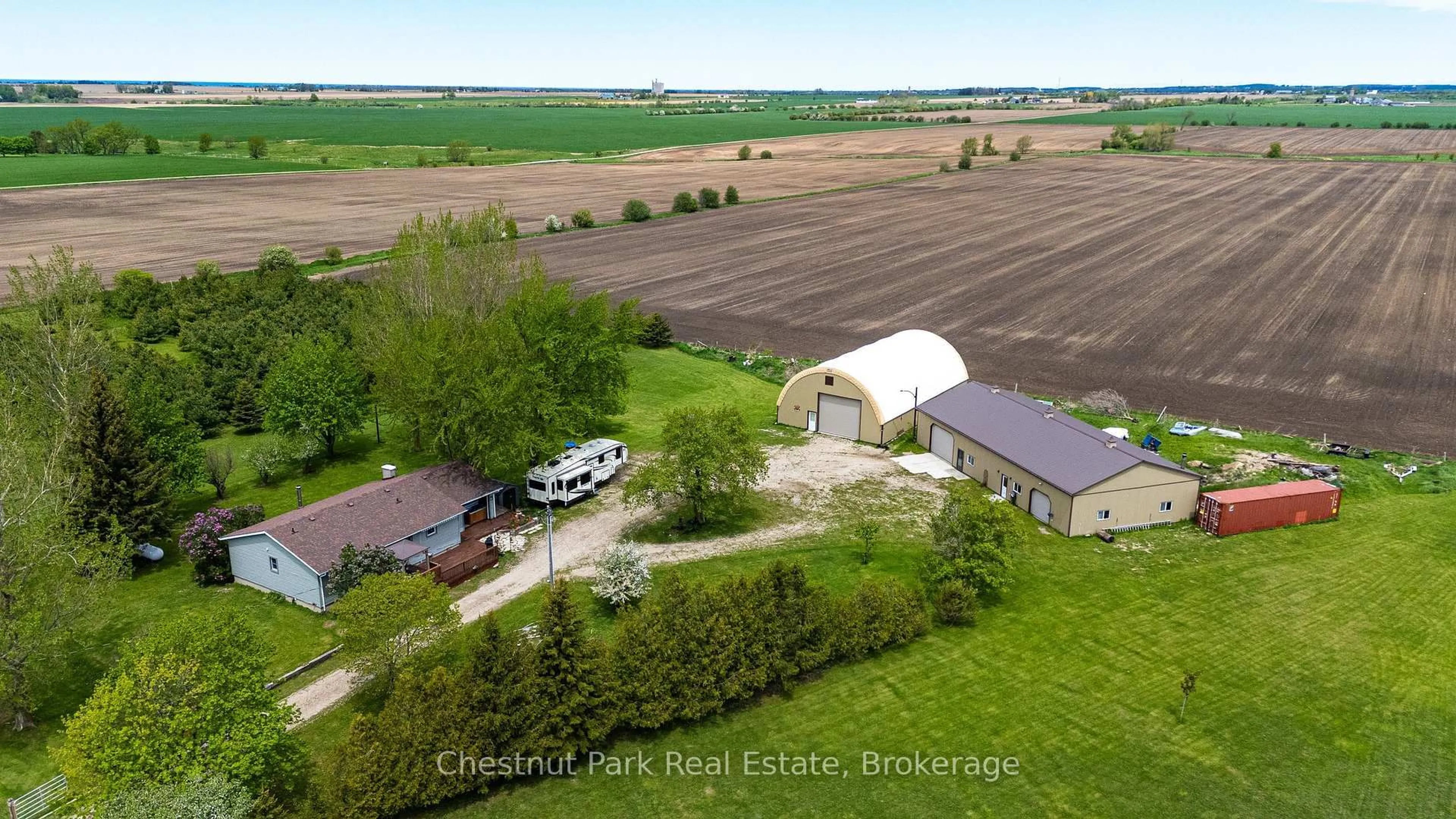 A pic from outside/outdoor area/front of a property/back of a property/a pic from drone, unknown for 3932 Bruce Road 6, Huron-Kinloss Ontario K7S 3G7