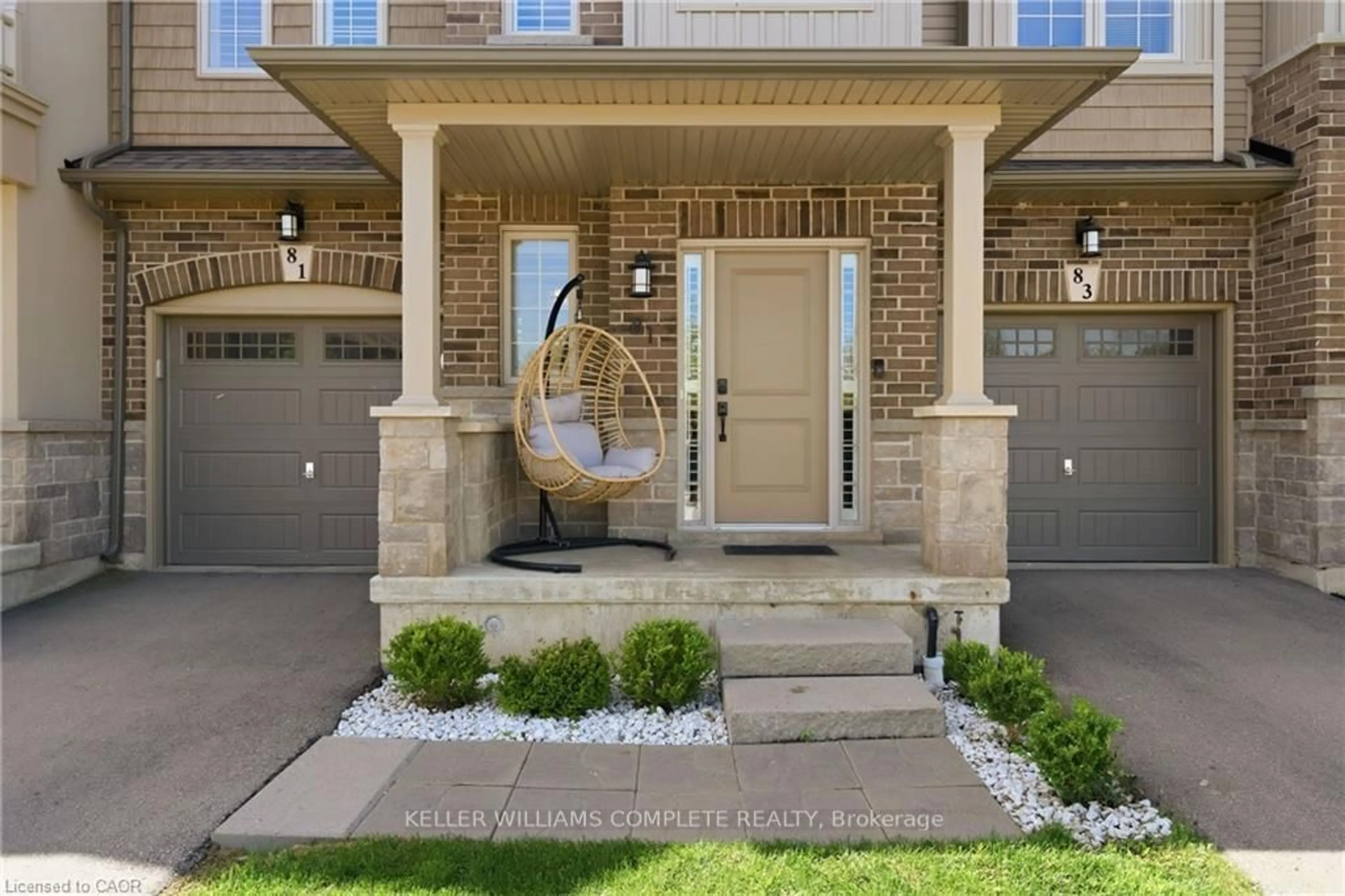 Indoor entryway for 81 BEASLEY Grve, Hamilton Ontario L9K 0J7