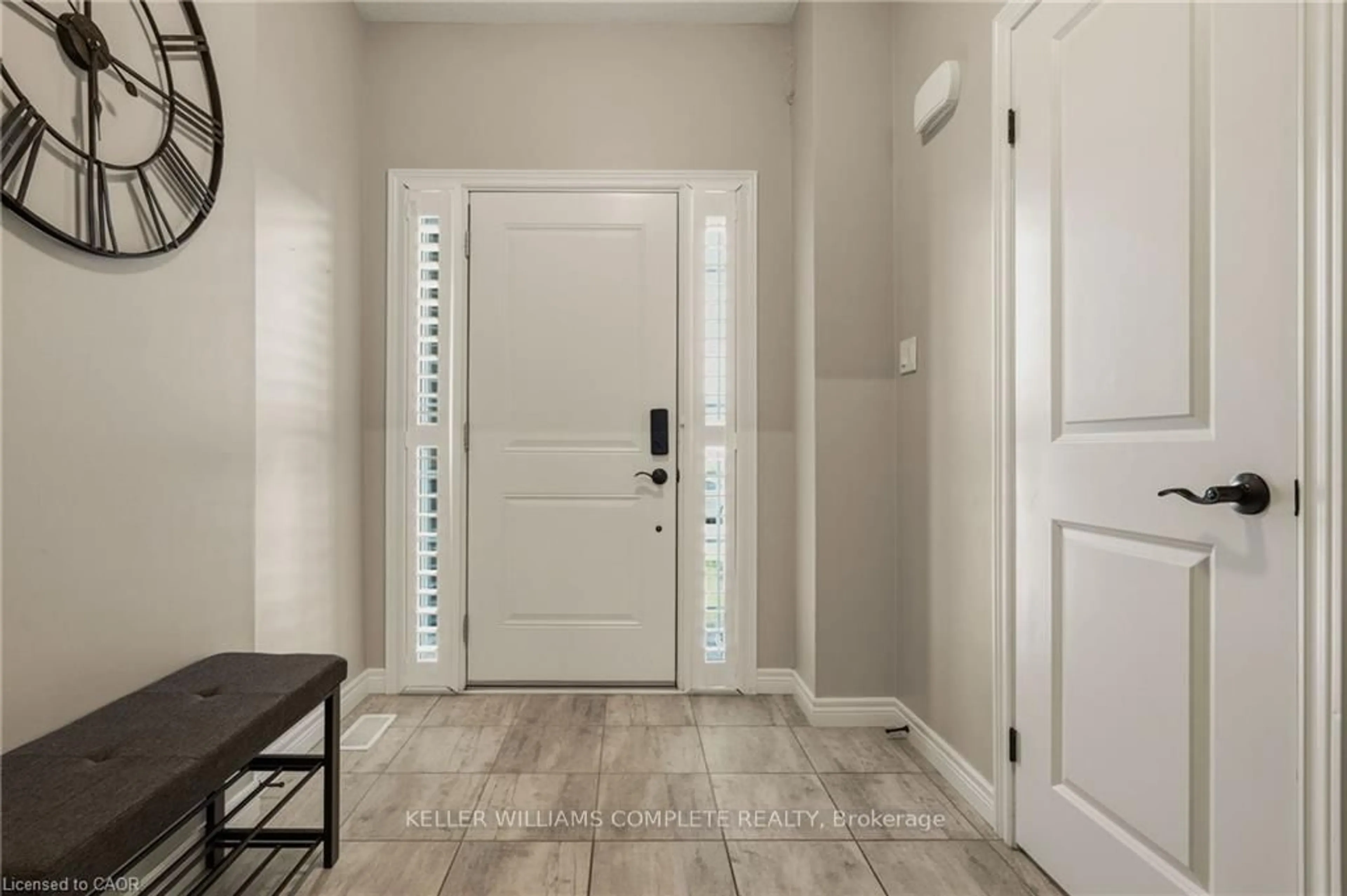 Indoor entryway for 81 BEASLEY Grve, Hamilton Ontario L9K 0J7