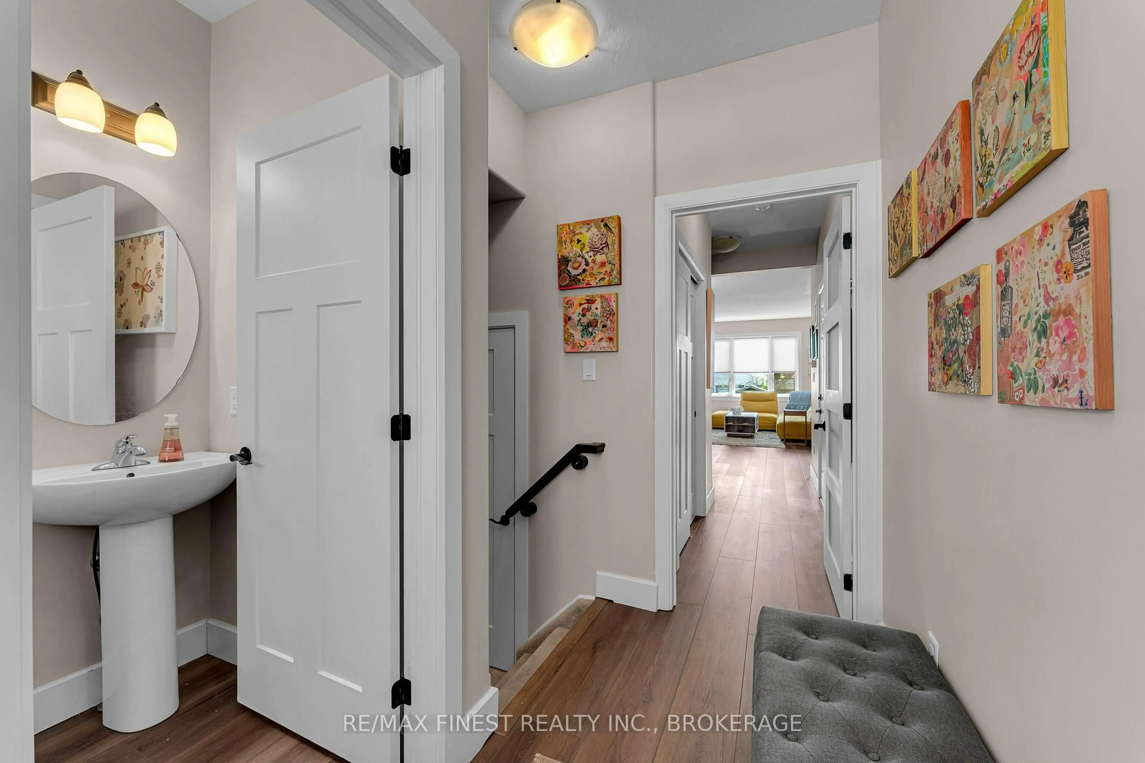 Indoor entryway for 106 Dr Richard James Cres, Loyalist Ontario K7N 0B9