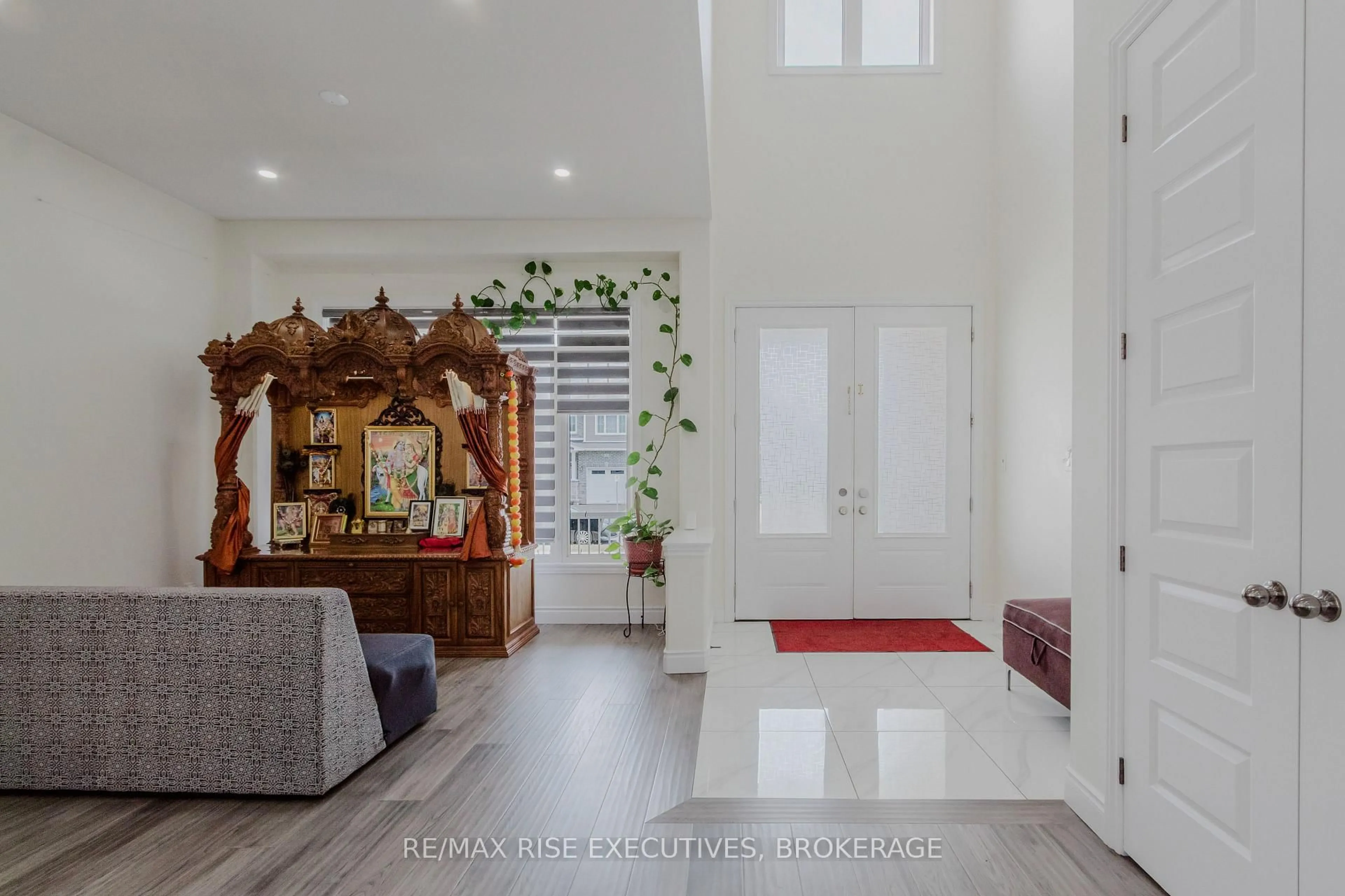Indoor foyer for 491 Beth Cres, Kingston Ontario K7P 0K9