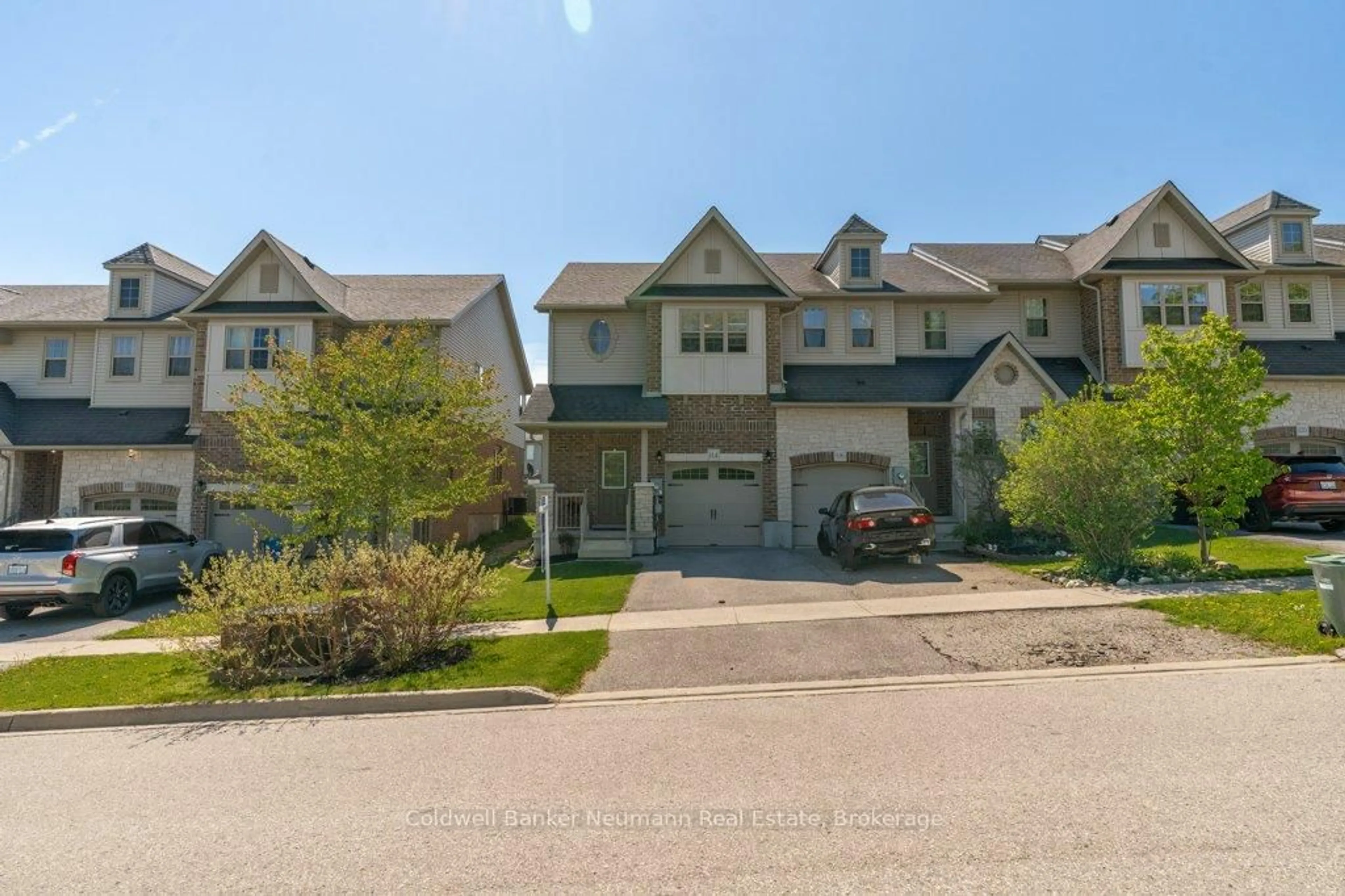 A pic from outside/outdoor area/front of a property/back of a property/a pic from drone, street for 114 Creighton Ave, Guelph Ontario N1E 0H8