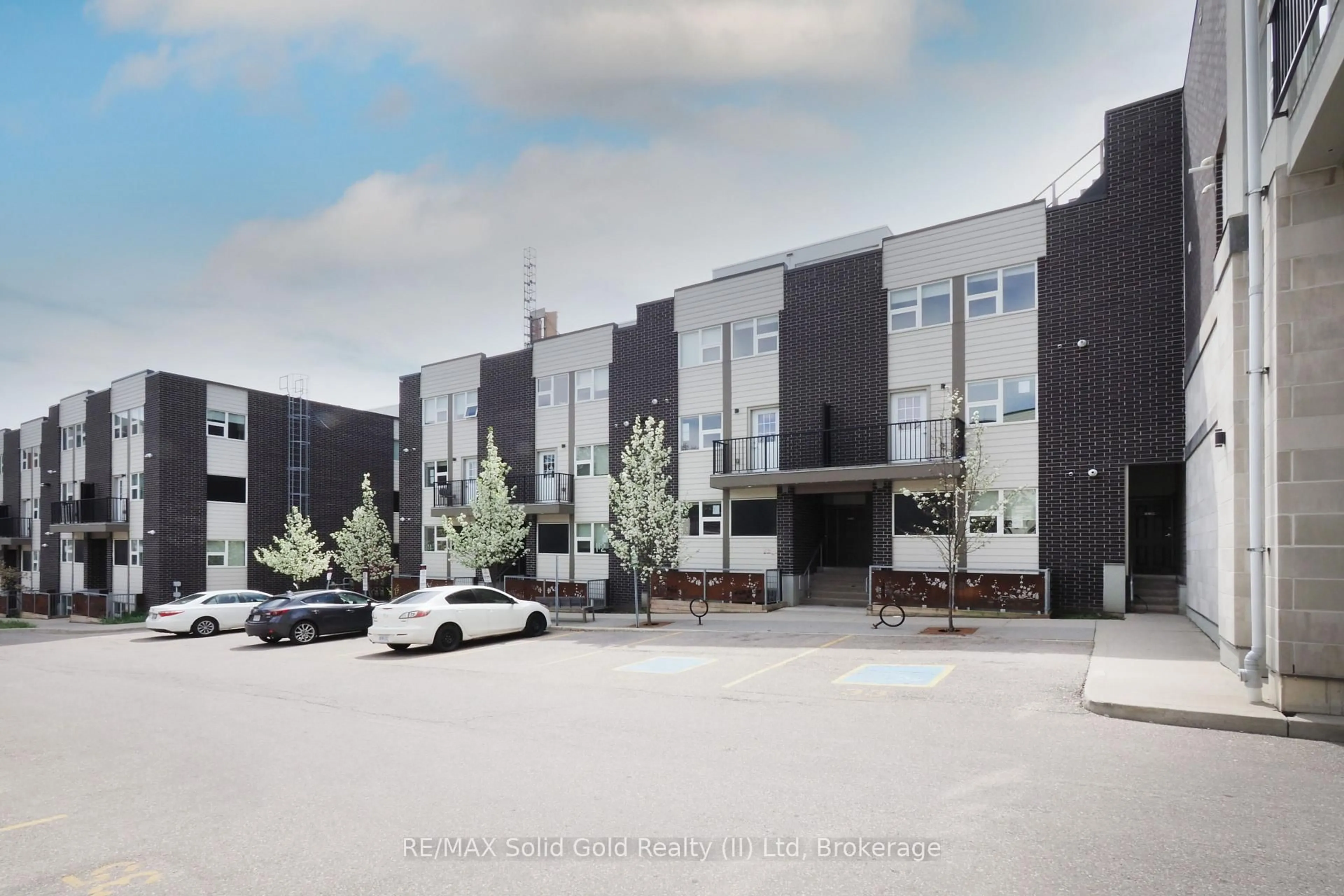Unknown for 288 Albert St #208, Waterloo Ontario N2L 3T8