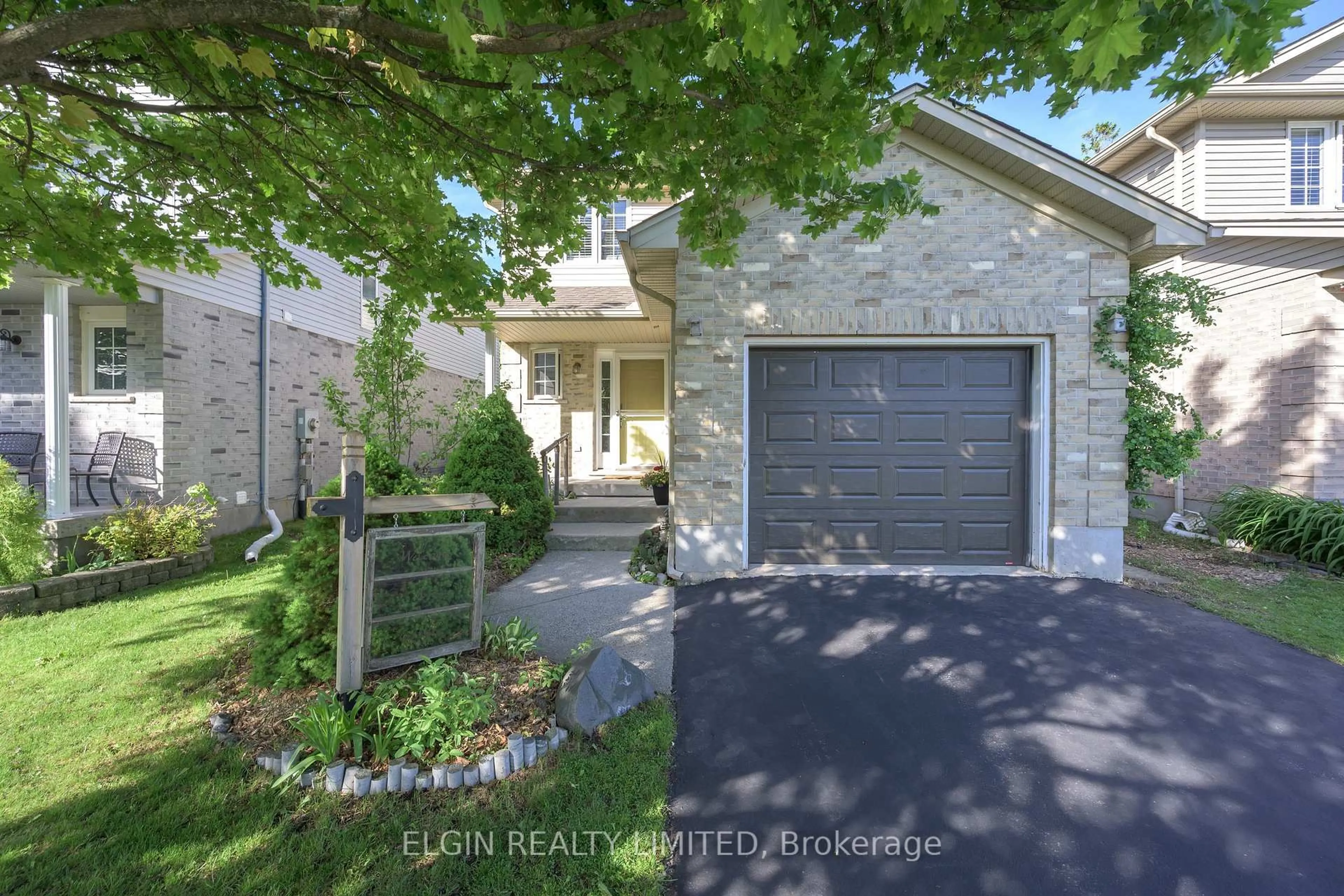 Unknown for 9939 Florence St, Southwold Ontario N5P 4L3